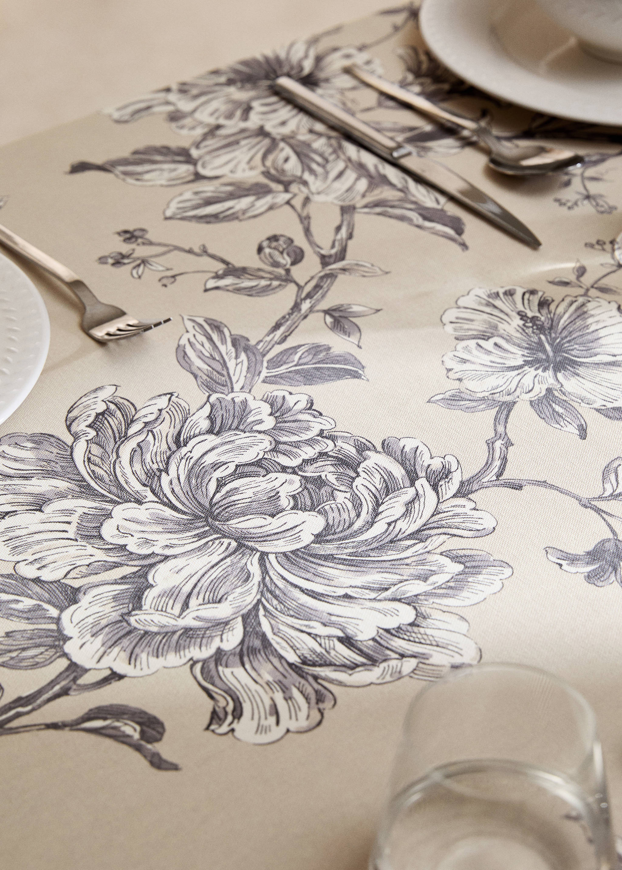 Cotton tablecloth with floral design for 2 to 4 diners - Details of the article 8