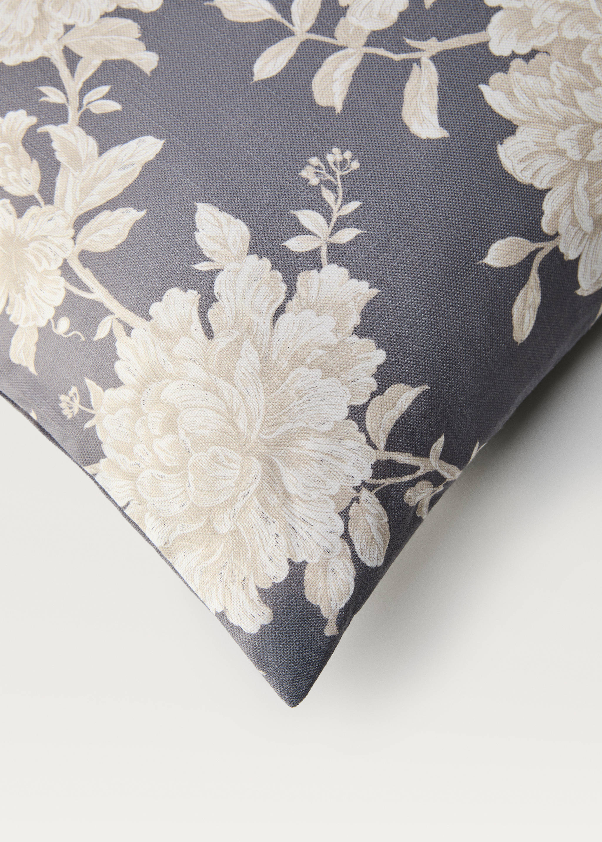 Kissenhülle mit Blumendesign - Detail des Artikels 2