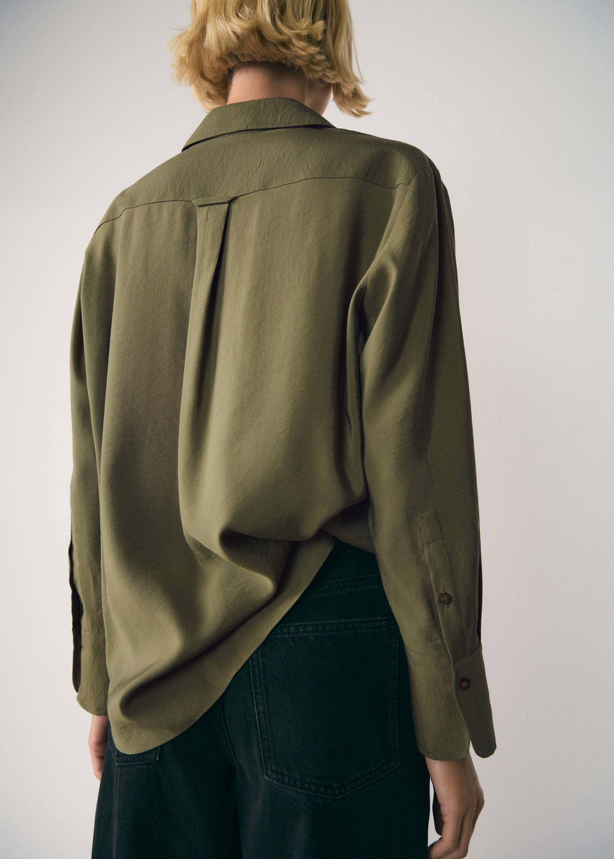 Chemise modale poche - Verso de l’article