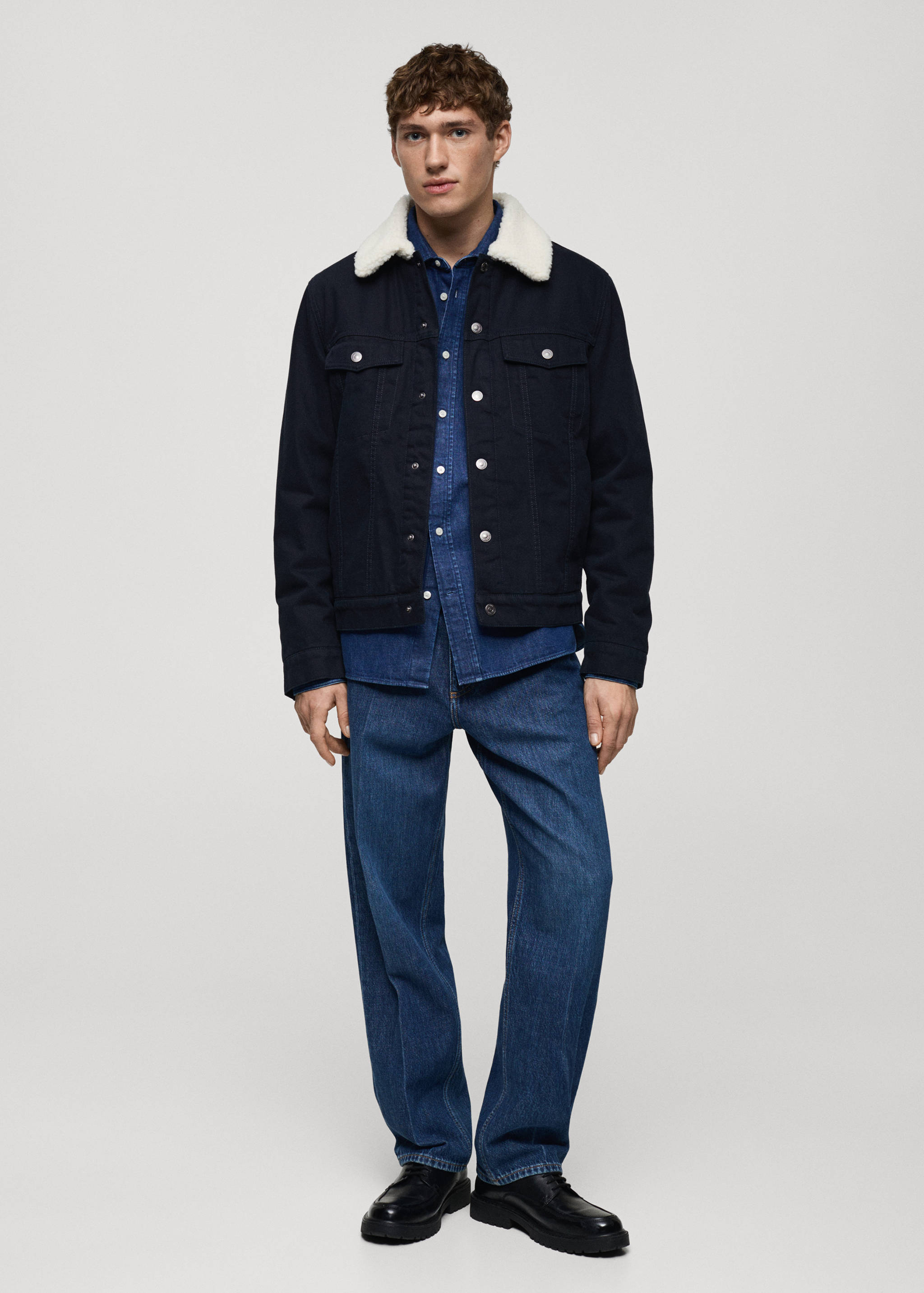 Denim jacket with sheepskin collar - General plane