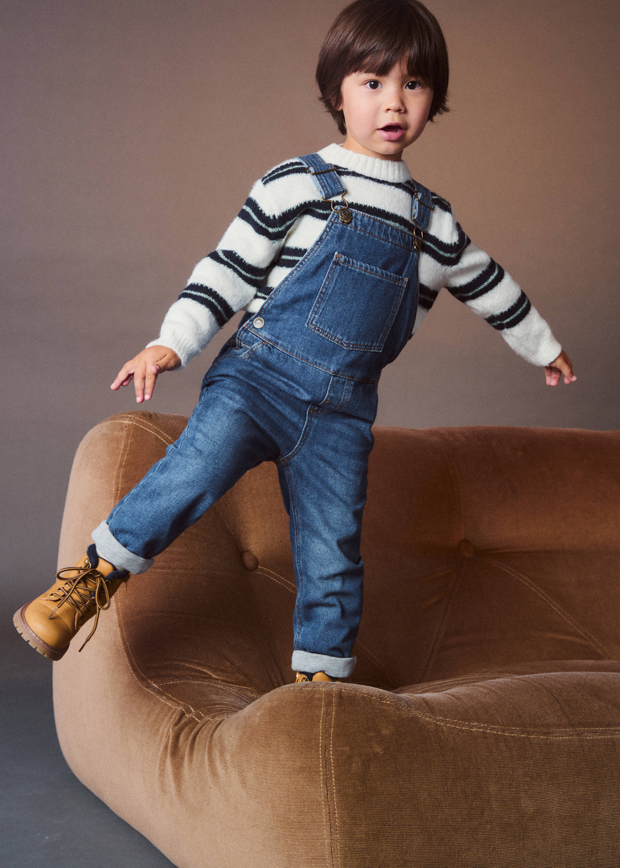 Long denim overalls with pocket - Details of the article 6