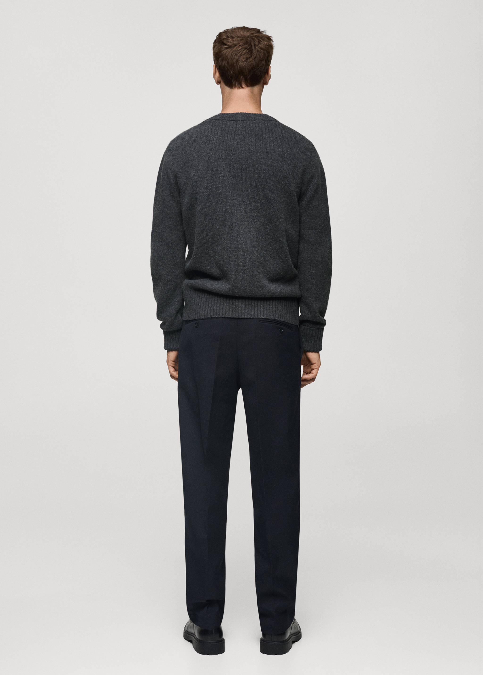 Medium-knit wool cardigan - Reverse of the article