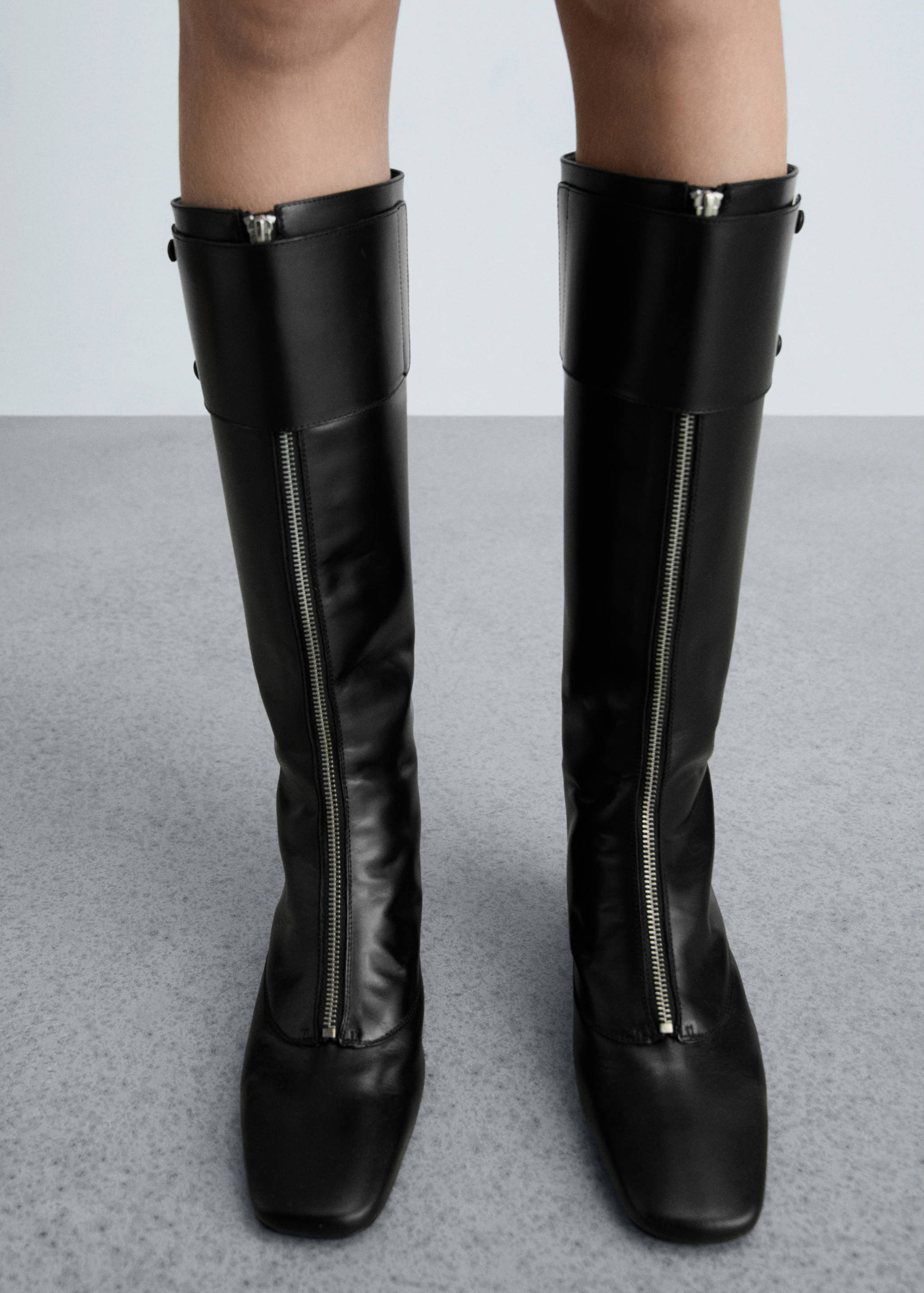 Zipper leather boots - Details of the article 9