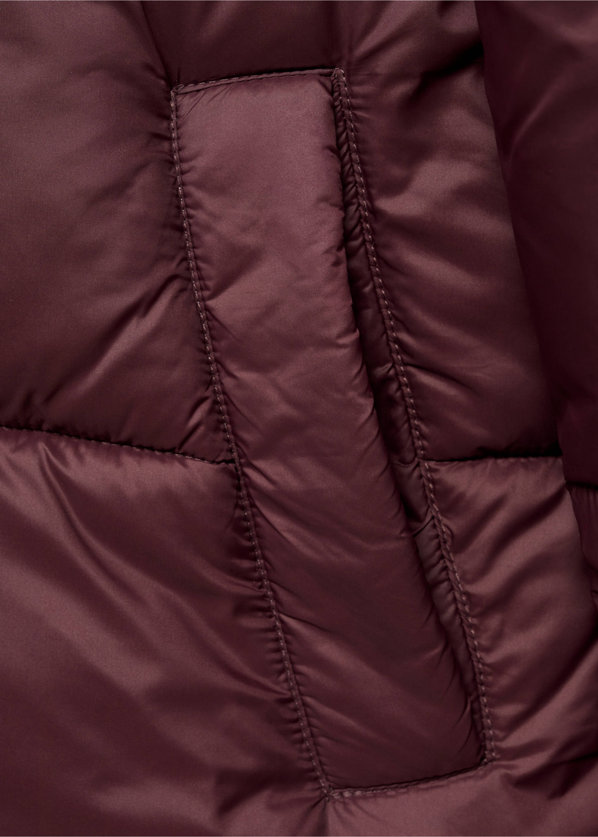 Anorak corto acolchado - Detalle del artículo 8, Granate. Ref: 77048263-00.