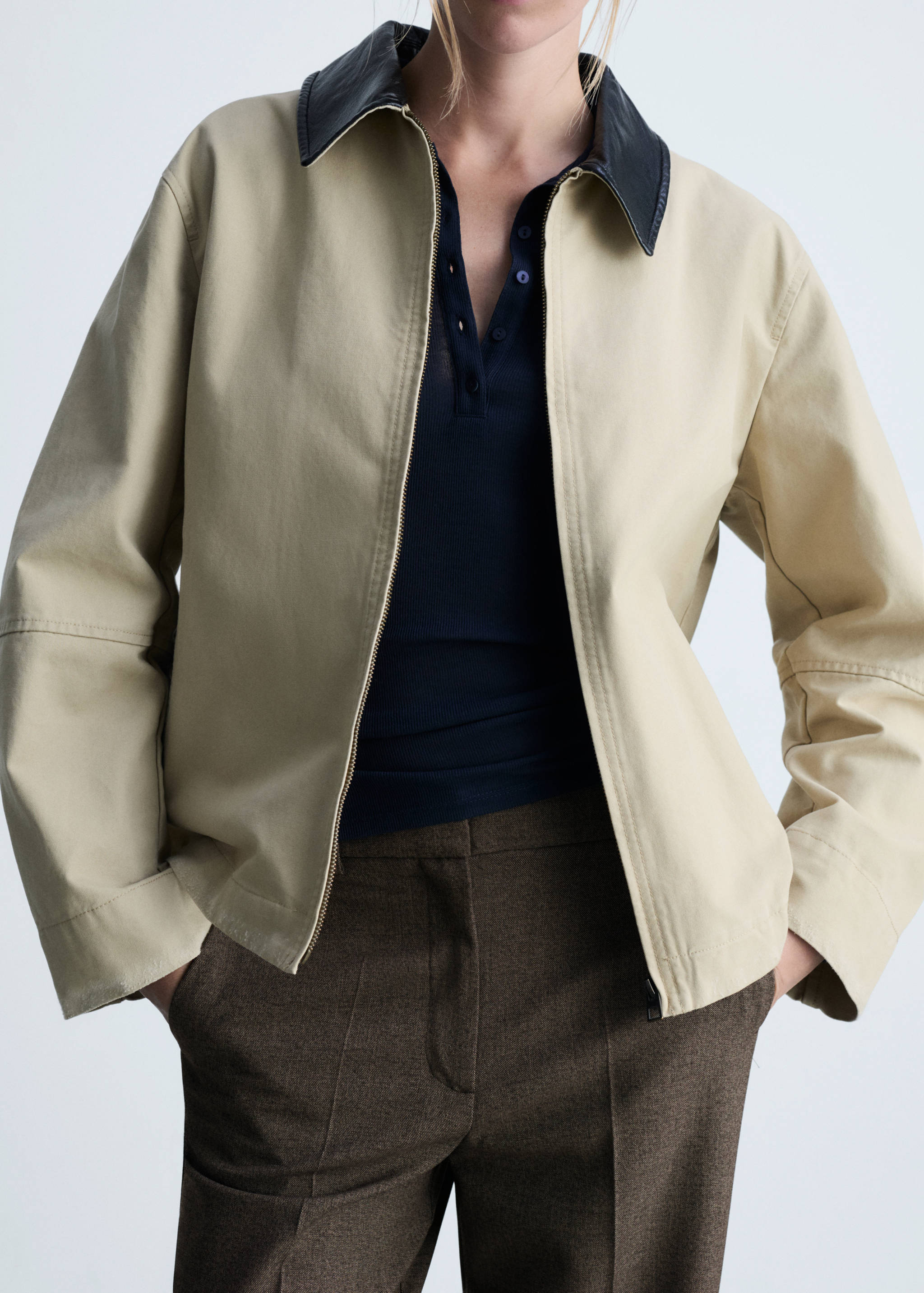 Soepelvallende straight-fit broek - Detail van het artikel 6