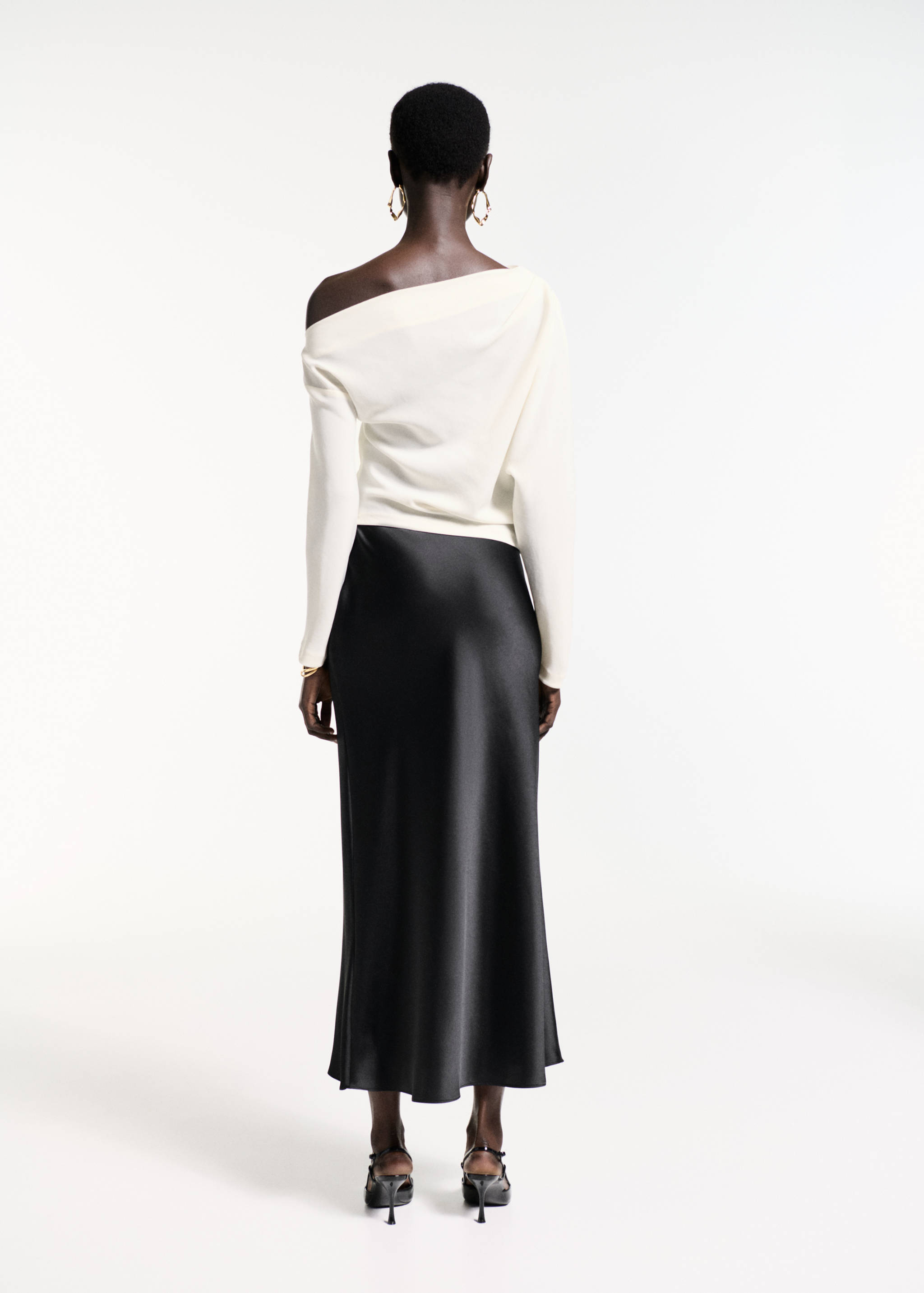 Asymmetrical blouse with ruched detail - Reverse of the article