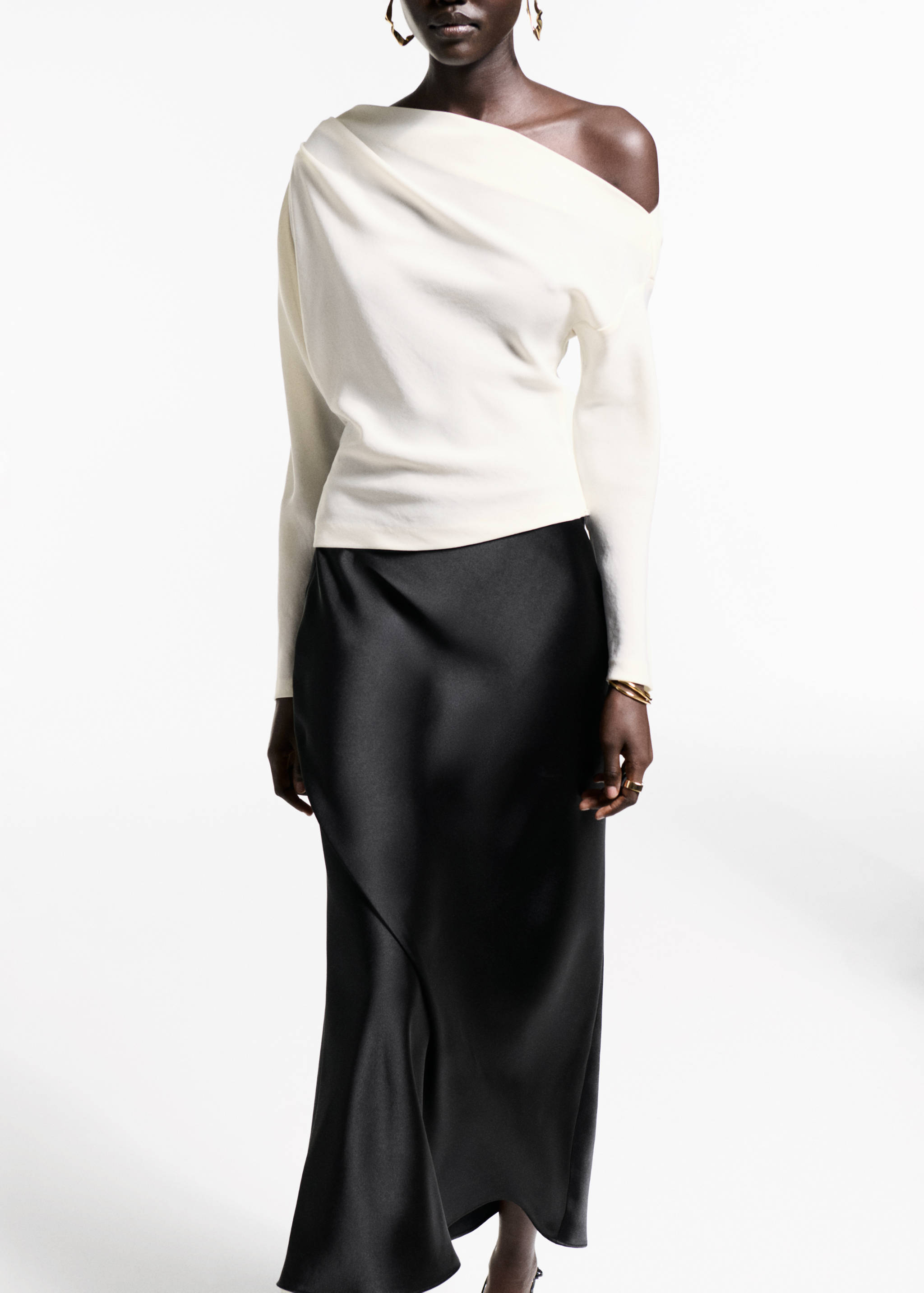 Asymmetrical blouse with ruched detail - Details of the article 6