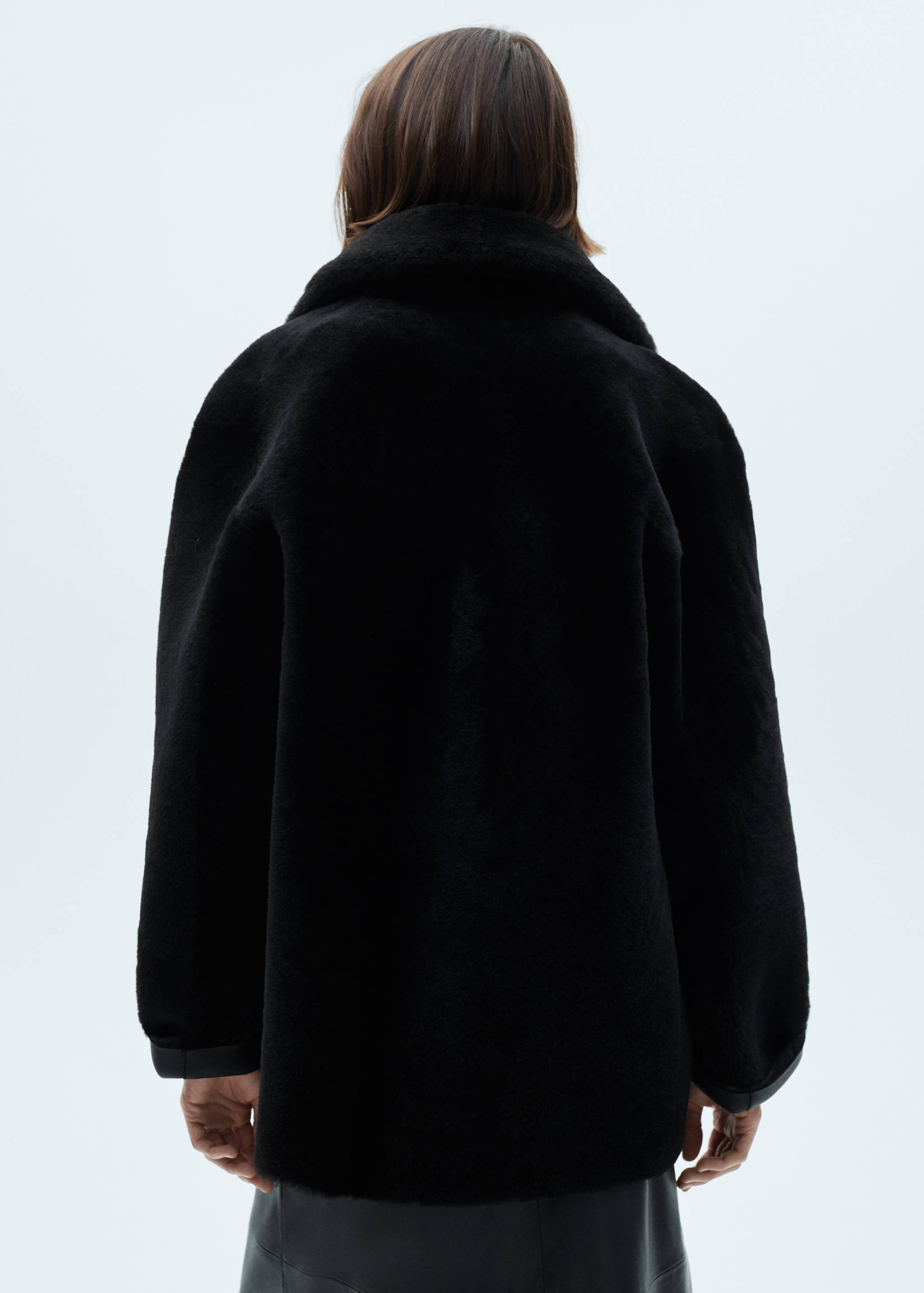 Skinnjacka med dubbelknäppning - Artikelns baksida