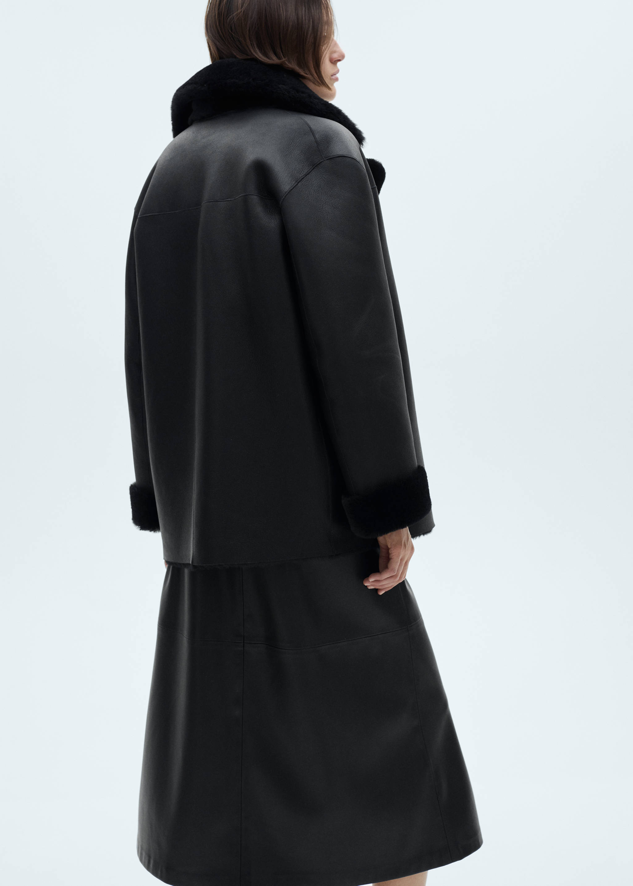 Skinnjacka med dubbelknäppning - Detaljer om artikeln 6