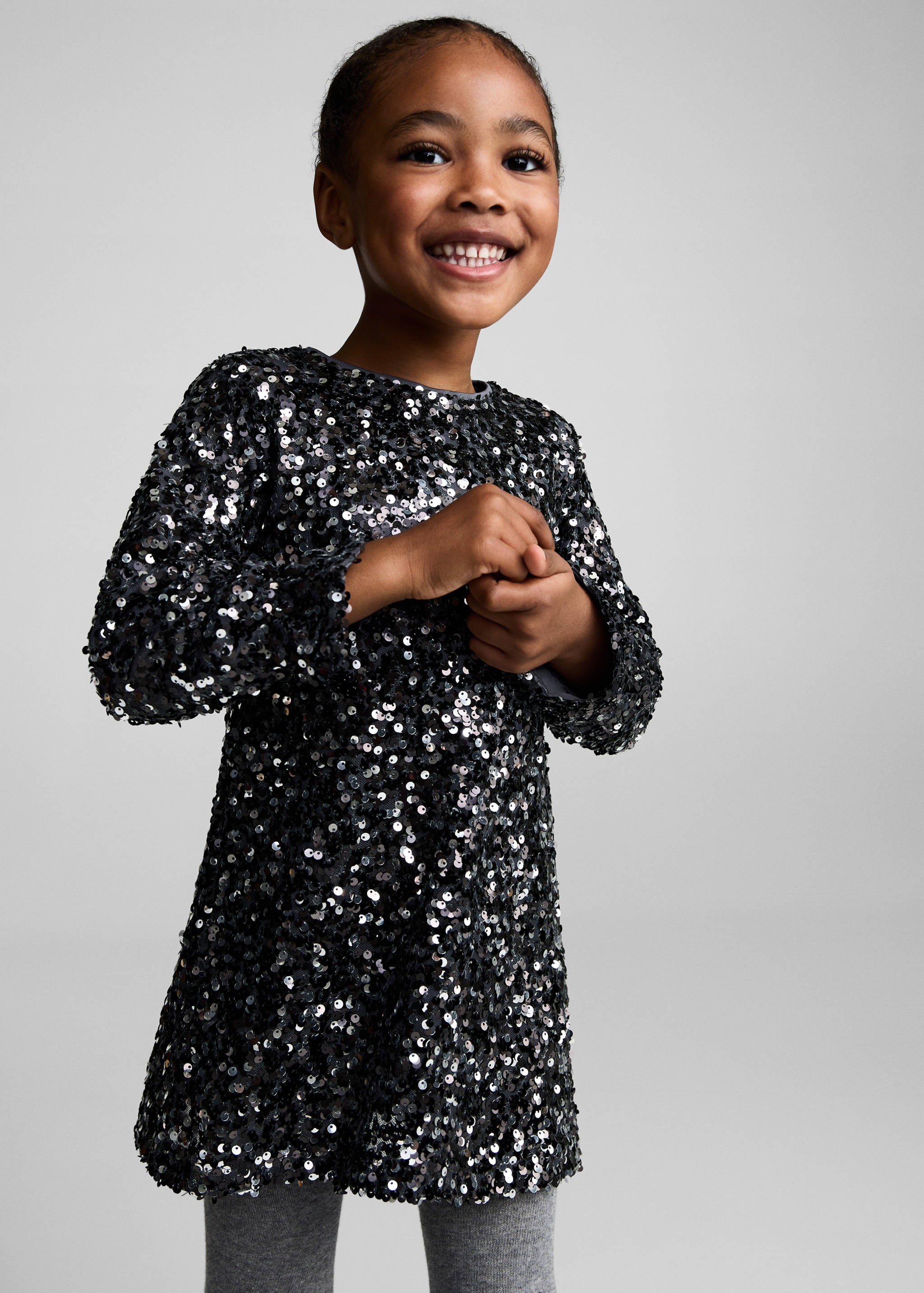 Robe à empiècements en paillettes - Plan moyen