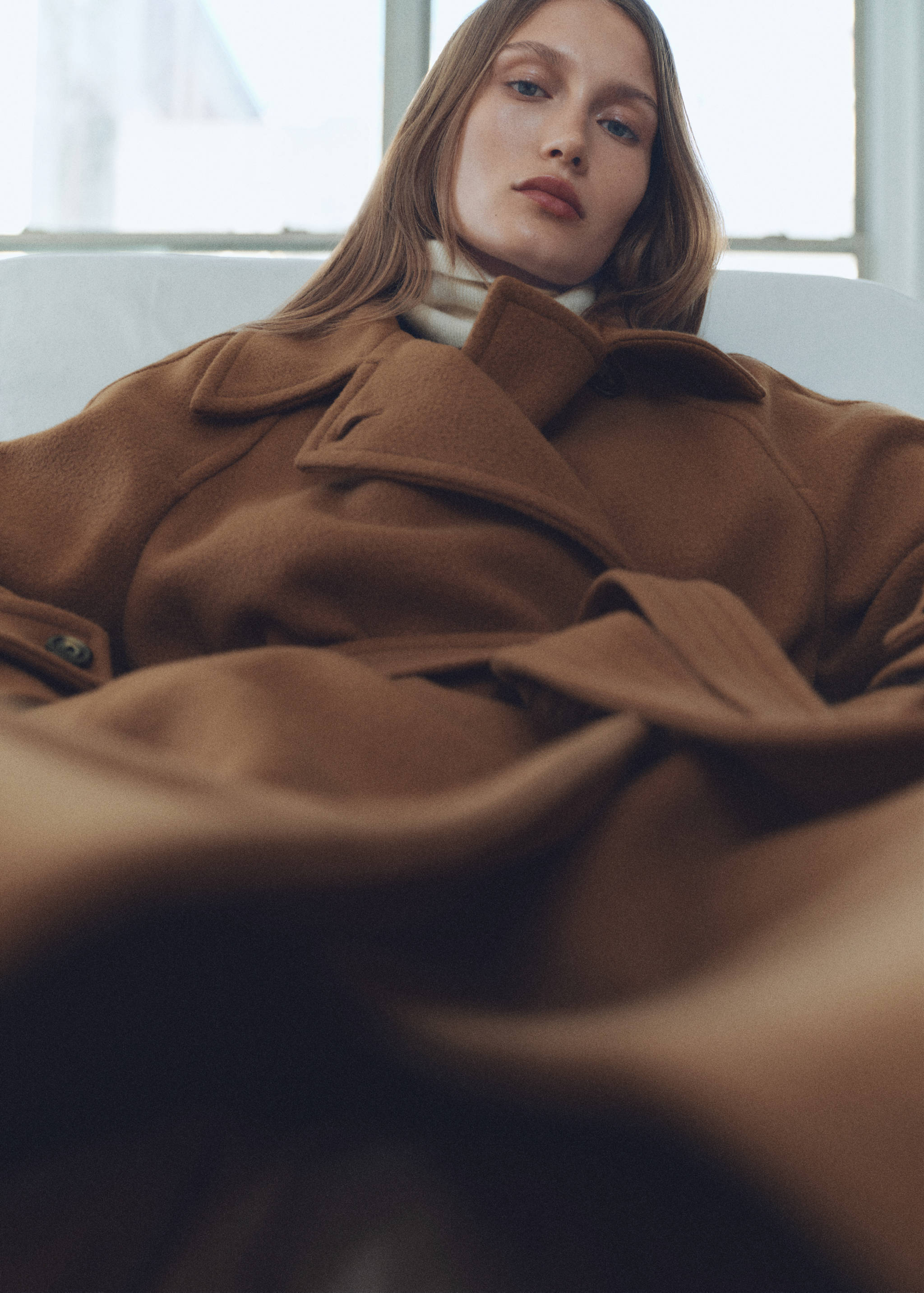 Woollen coat with belt - Details of the article 1