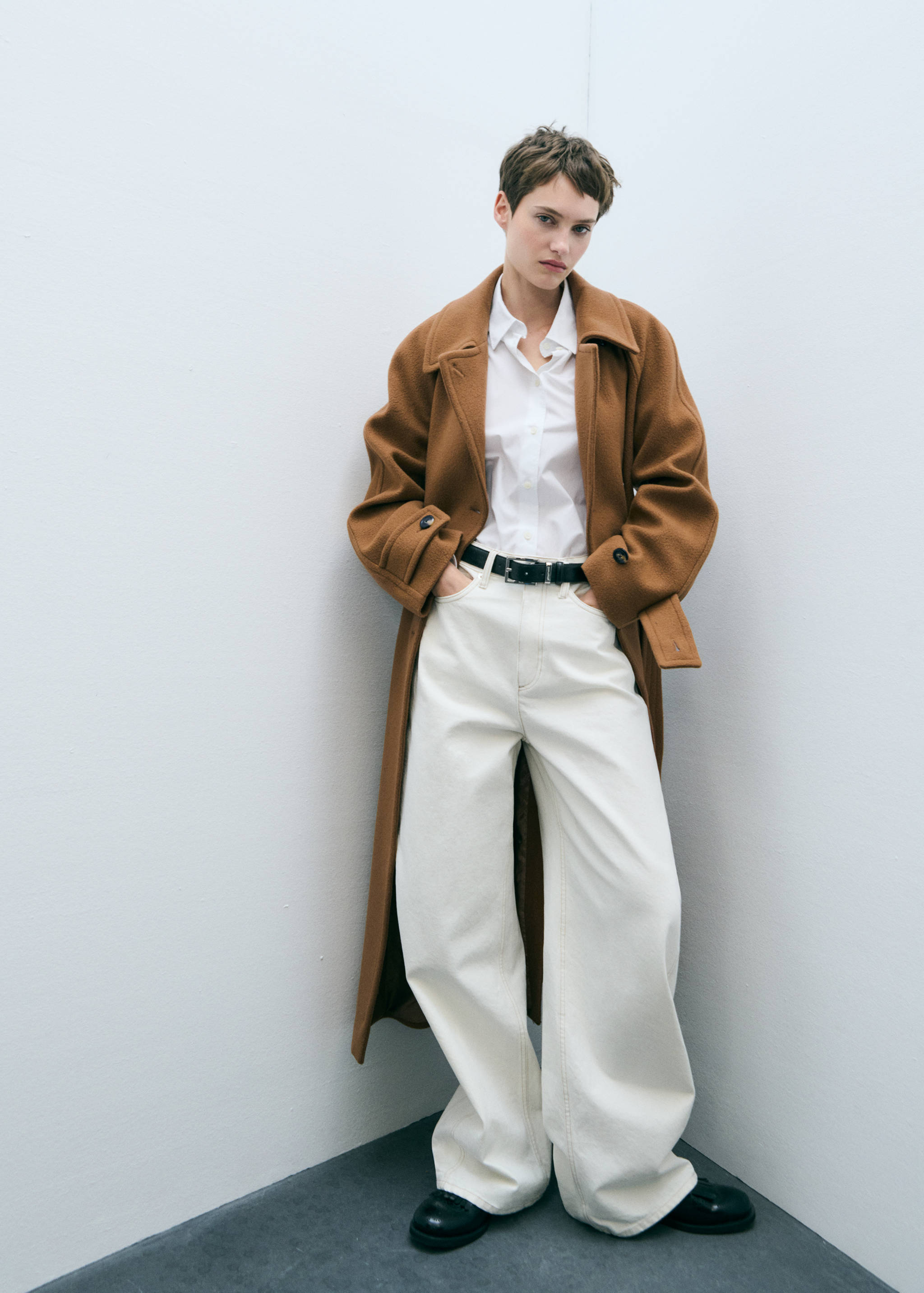 Woollen coat with belt - Details of the article 7