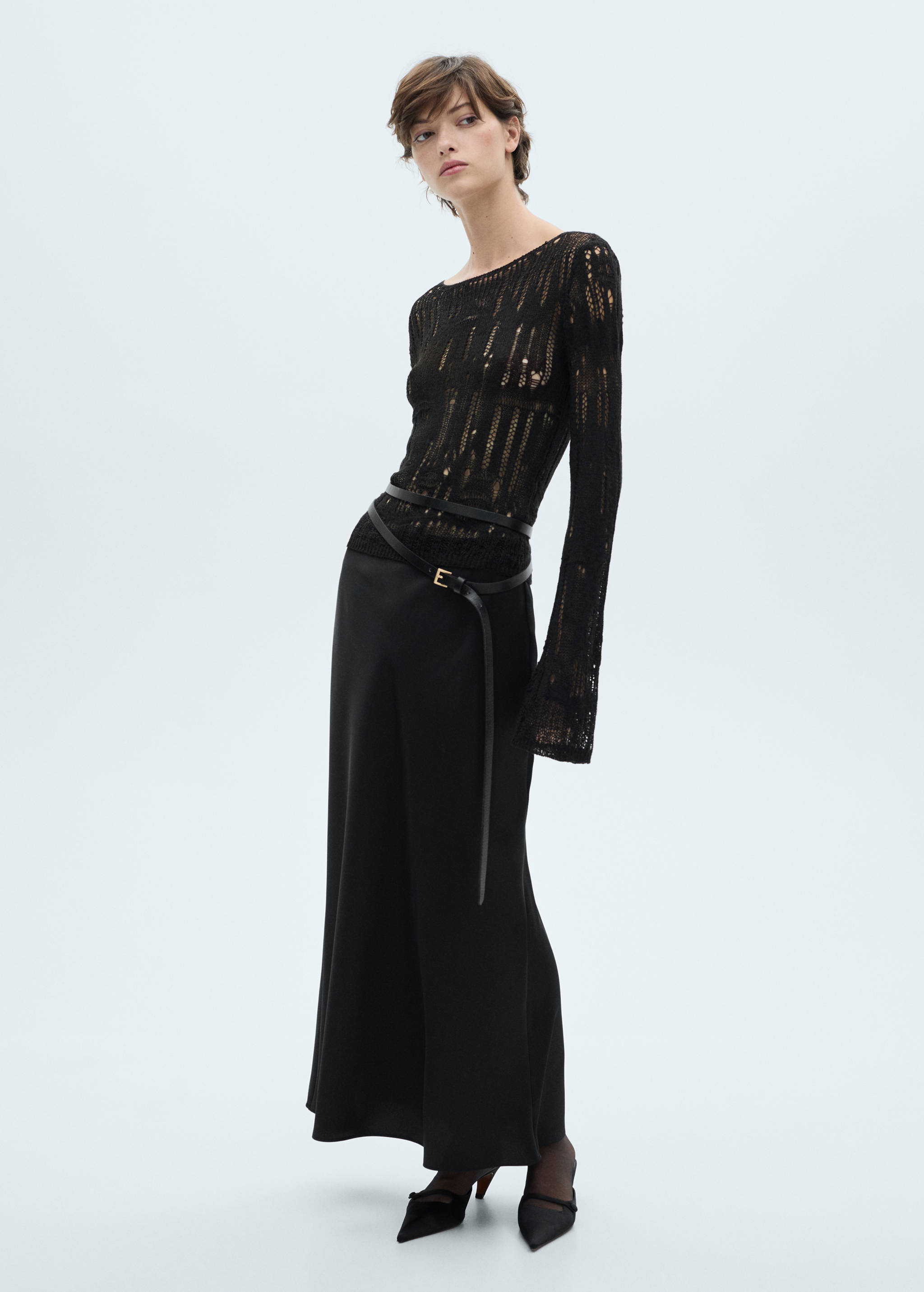 Flared sleeve unstitched knit sweater - General plane