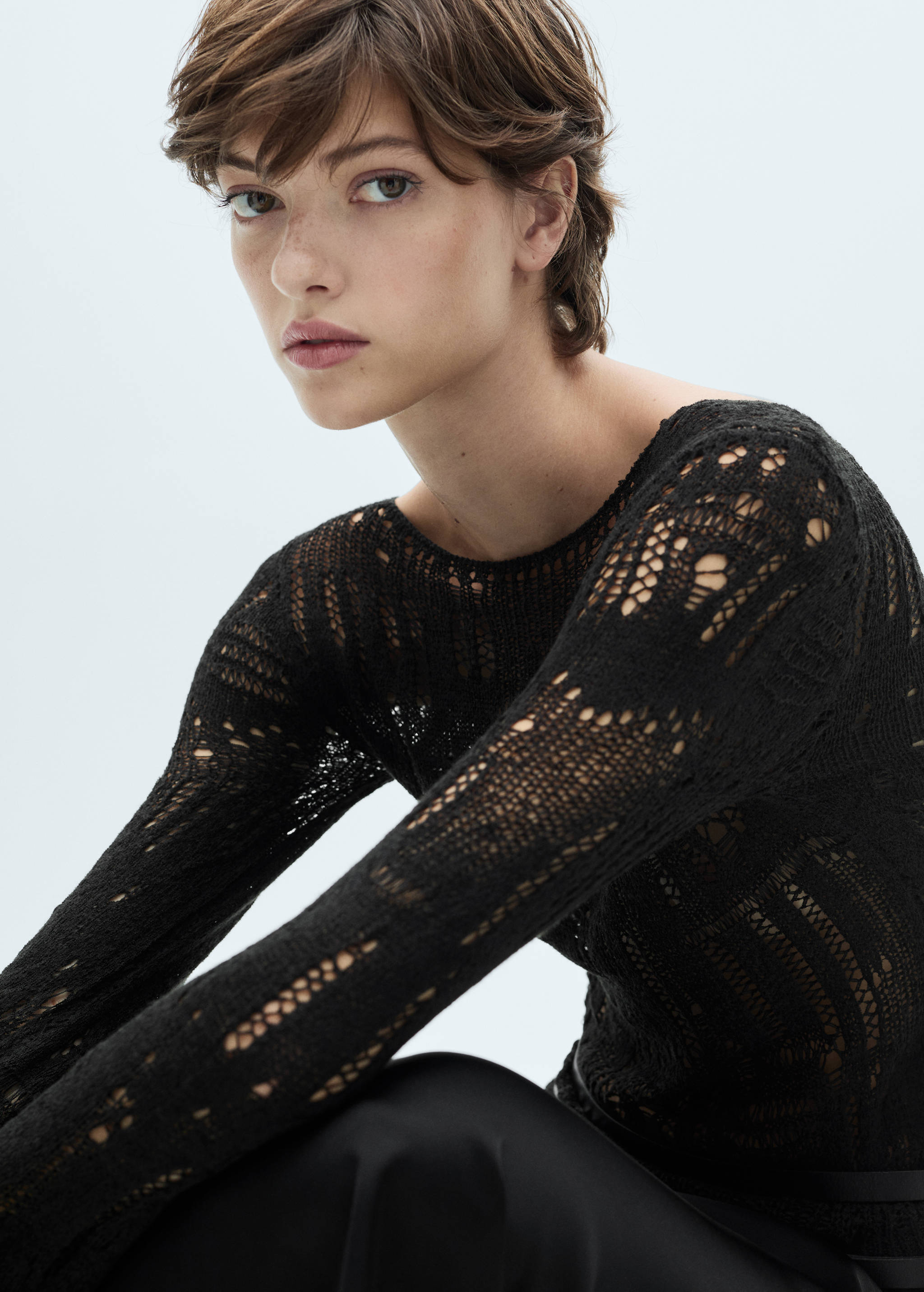 Flared sleeve unstitched knit sweater - Details of the article 1