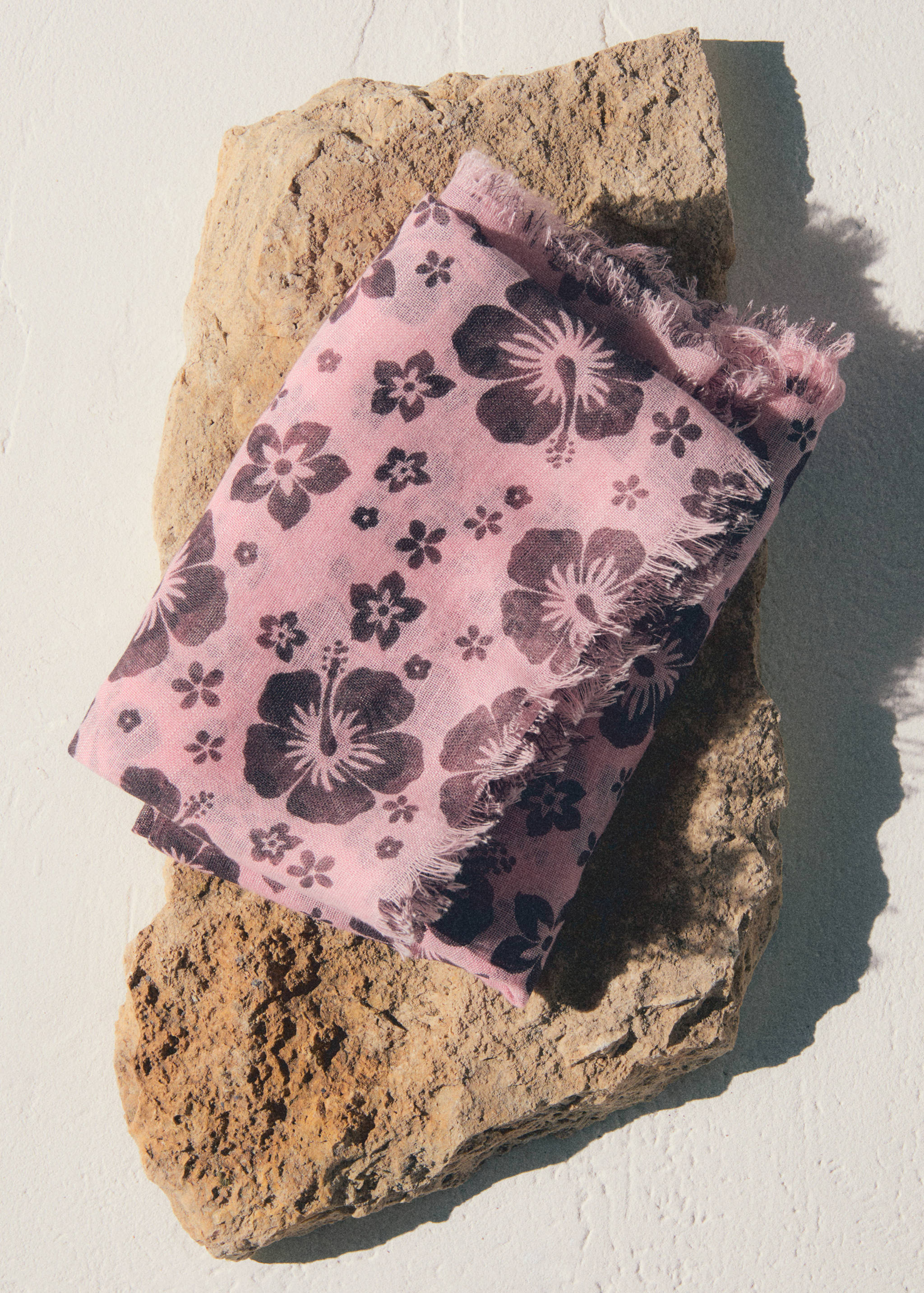 Floral print scarf - Details of the article 6