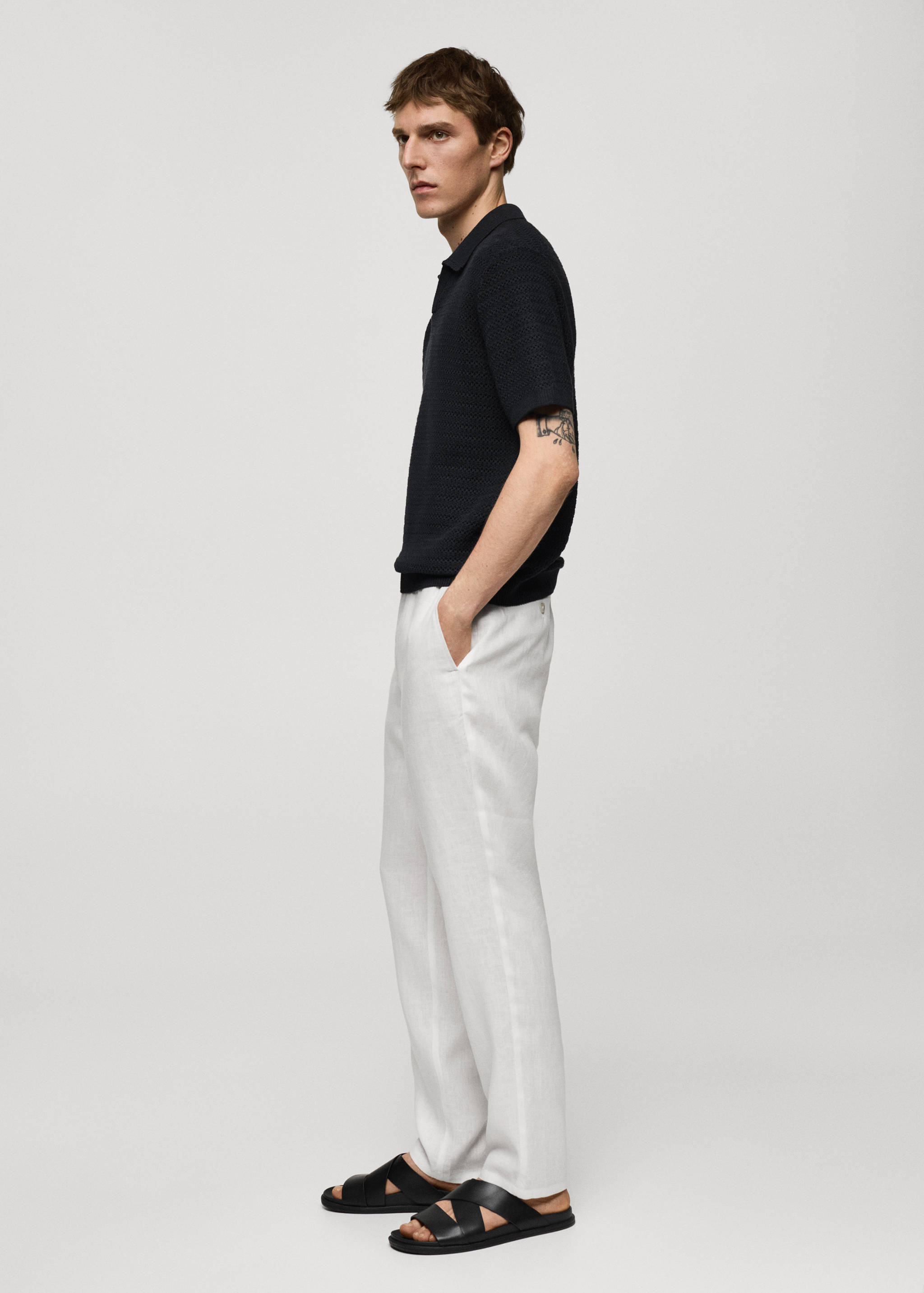 Slim-fit 100% linen trousers - Details of the article 2