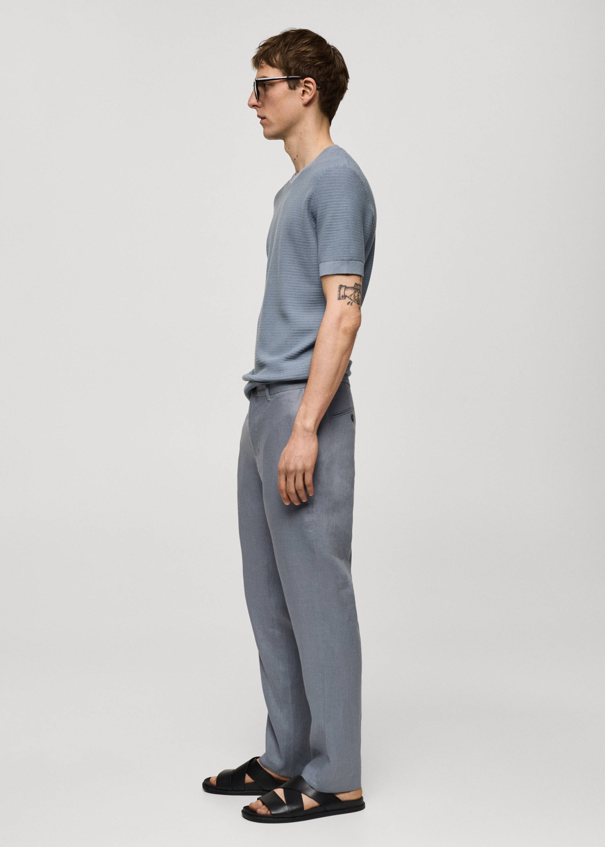 Slim-fit 100% linen trousers - Details of the article 2