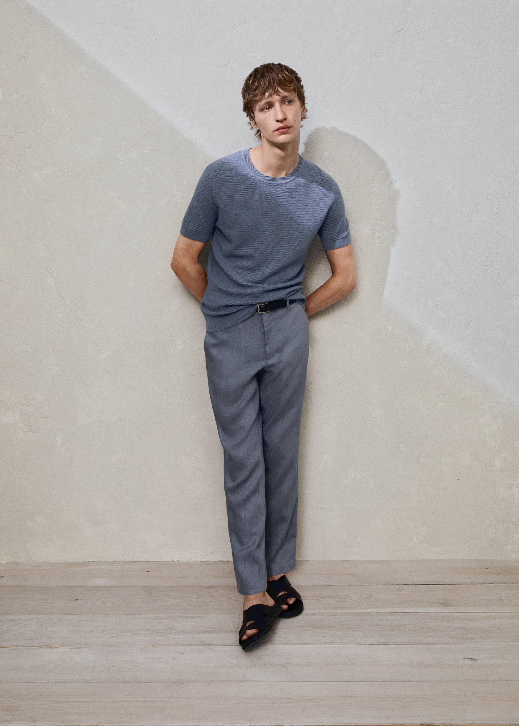 Slim-fit 100% linen trousers - Details of the article 3