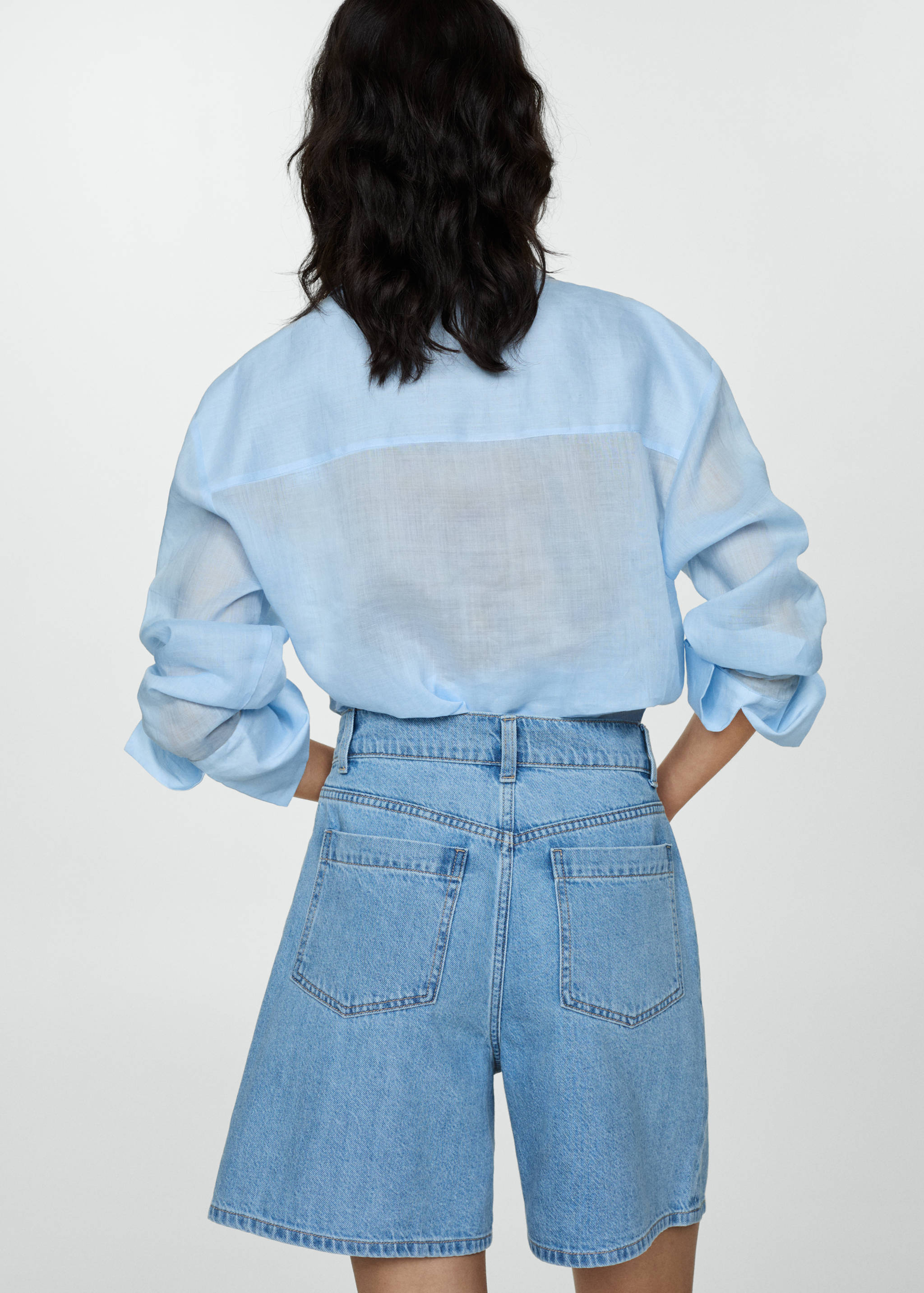 Denim shorts with pleats - Reverse of the article