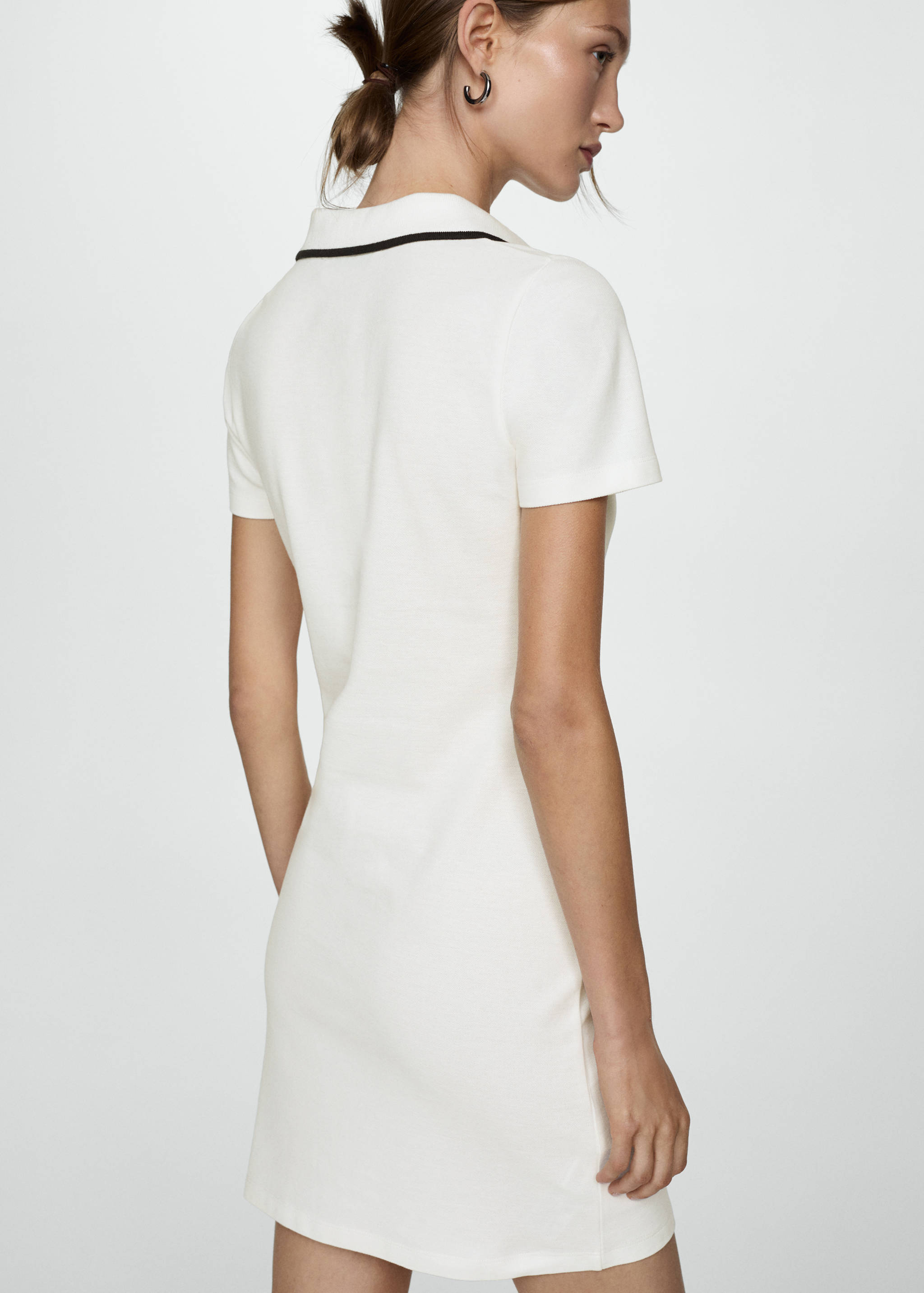 Robe col polo - Verso de l’article