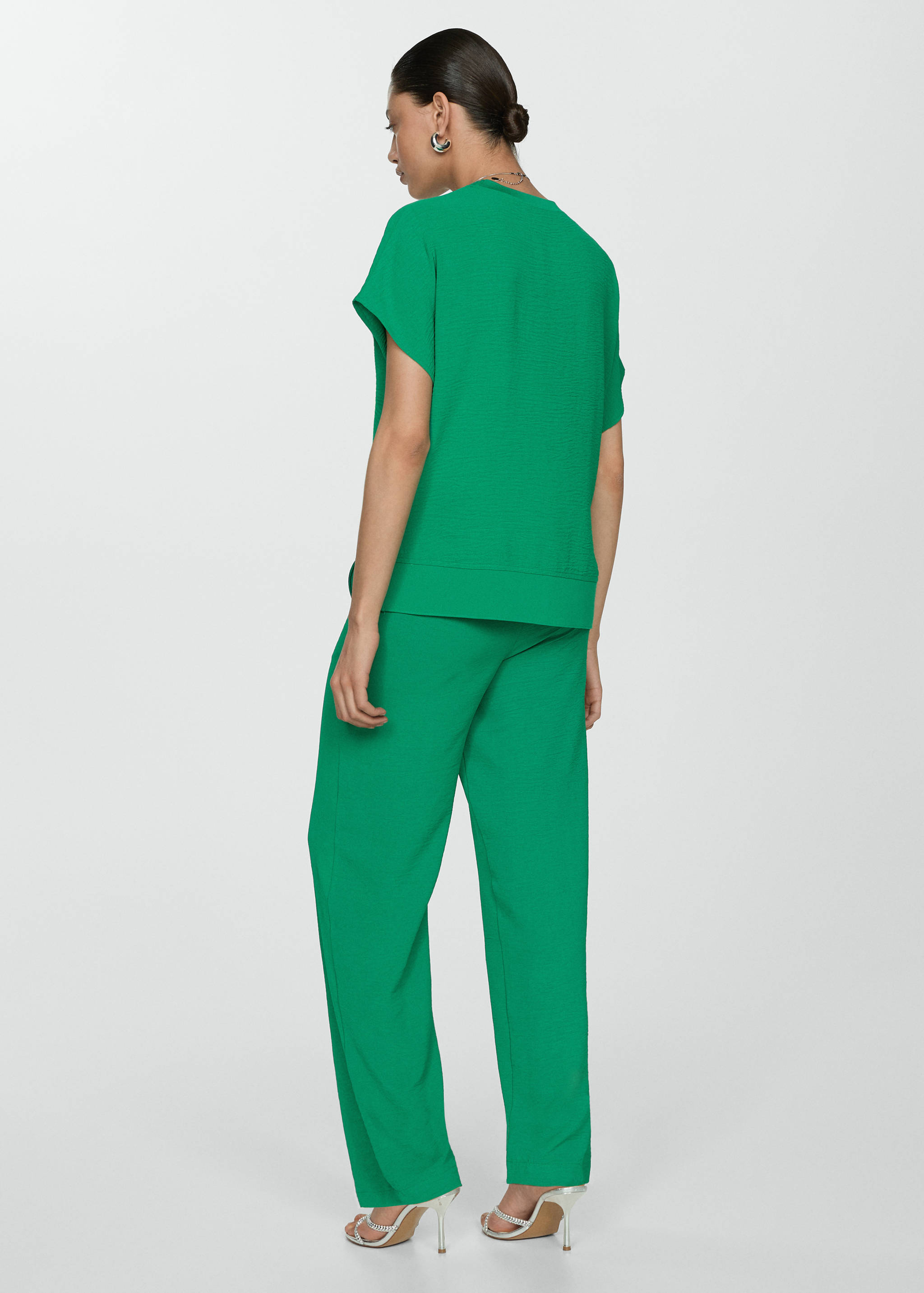 تي شيرت فضفاض بأكمام قصيرة - الجهة الخلفية للمنتج