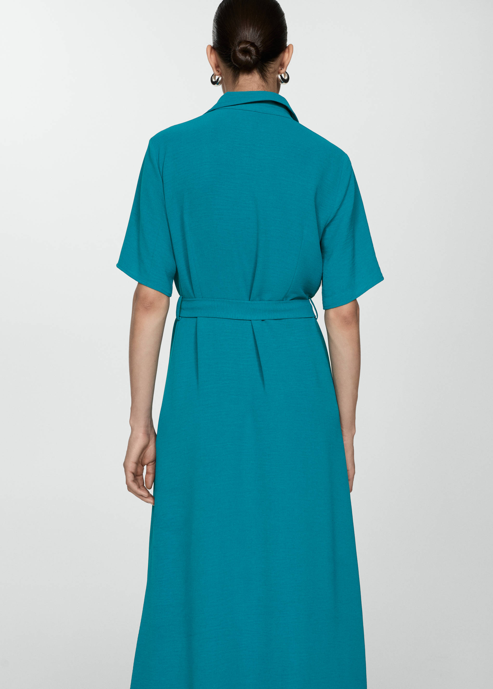 Båg skjortklänning - Artikelns baksida