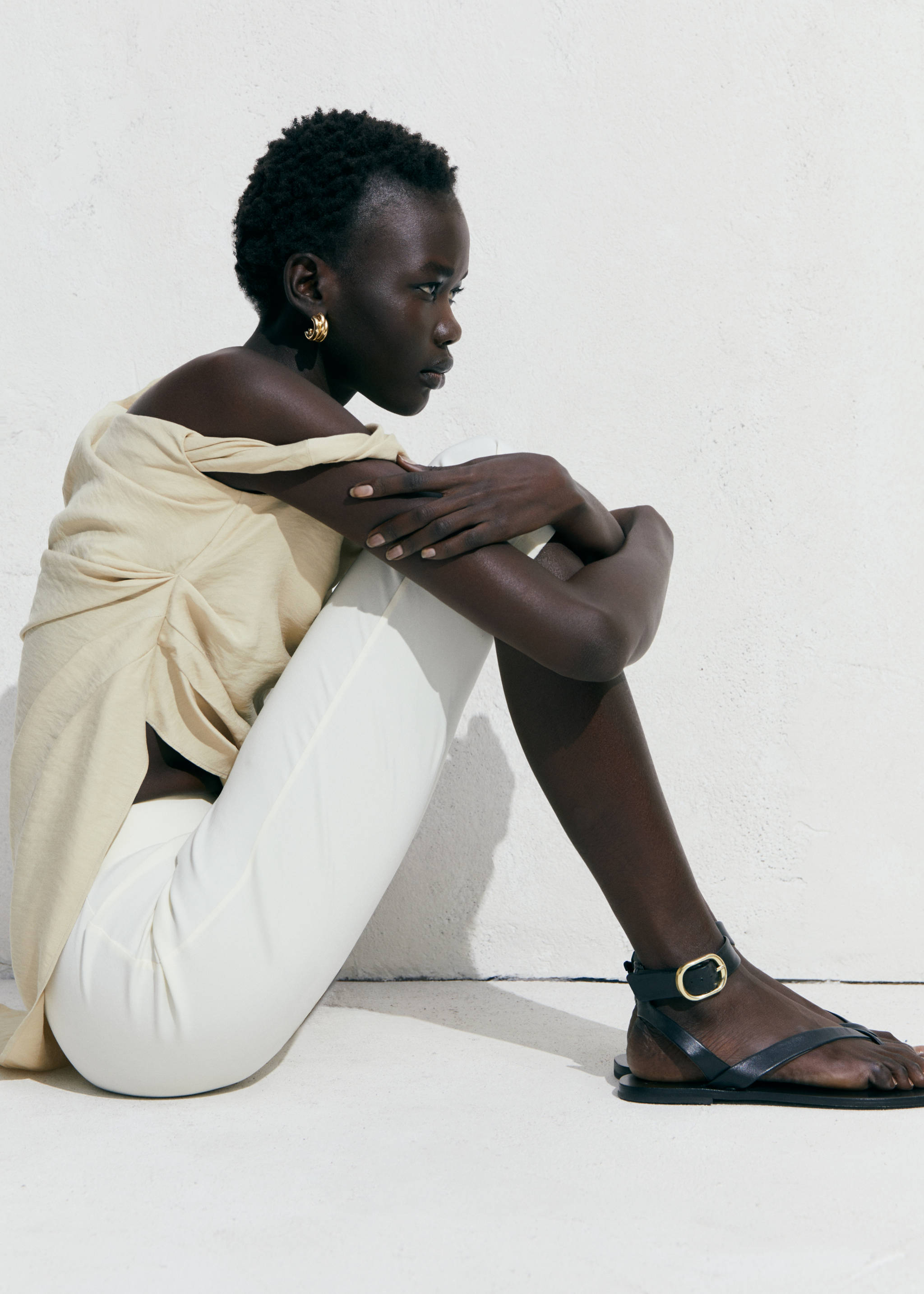 Leather straps sandals - General plane