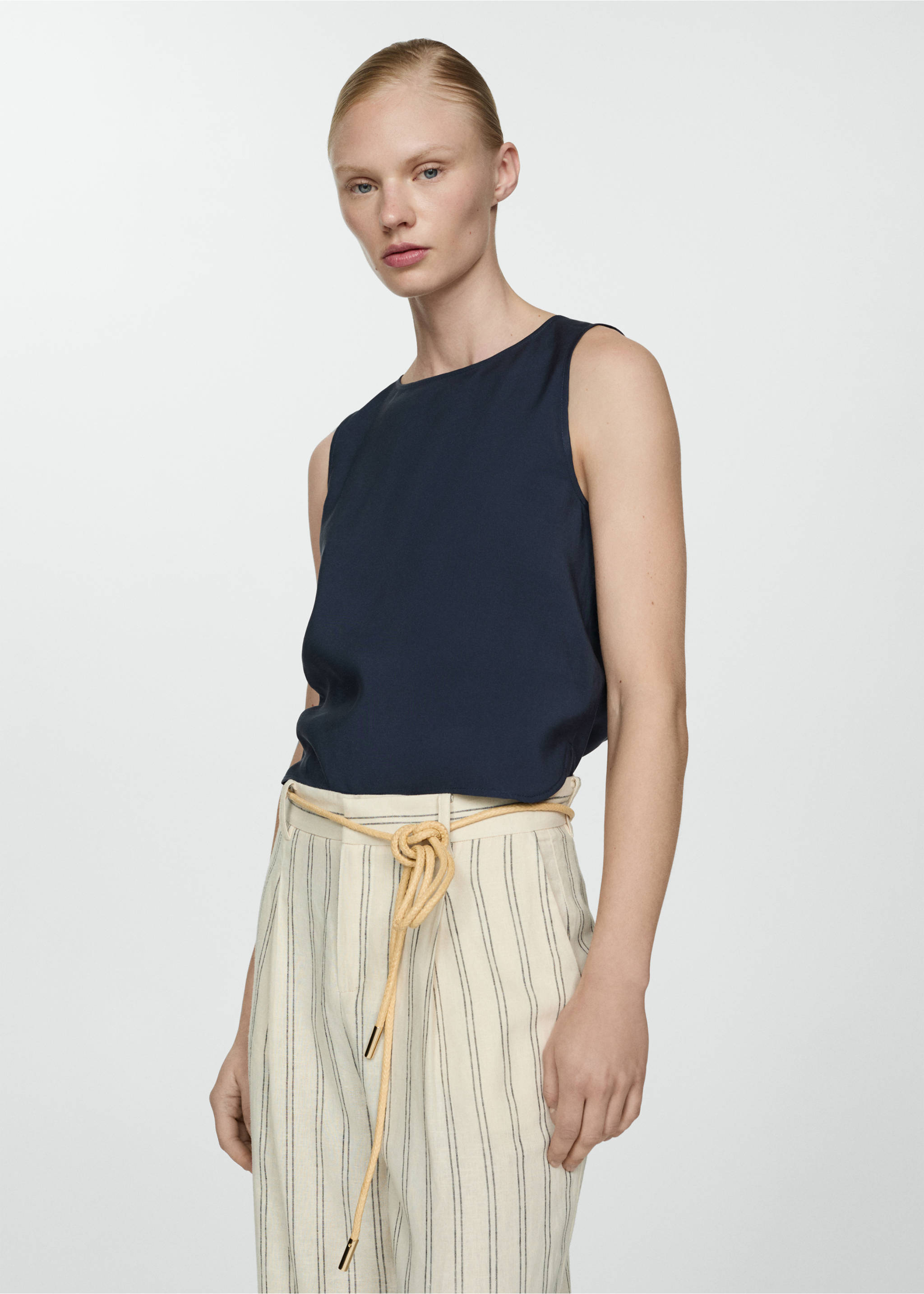 Fluid strapless top - Details of the article 2, Dark Navy. Ref: 77050281-00.