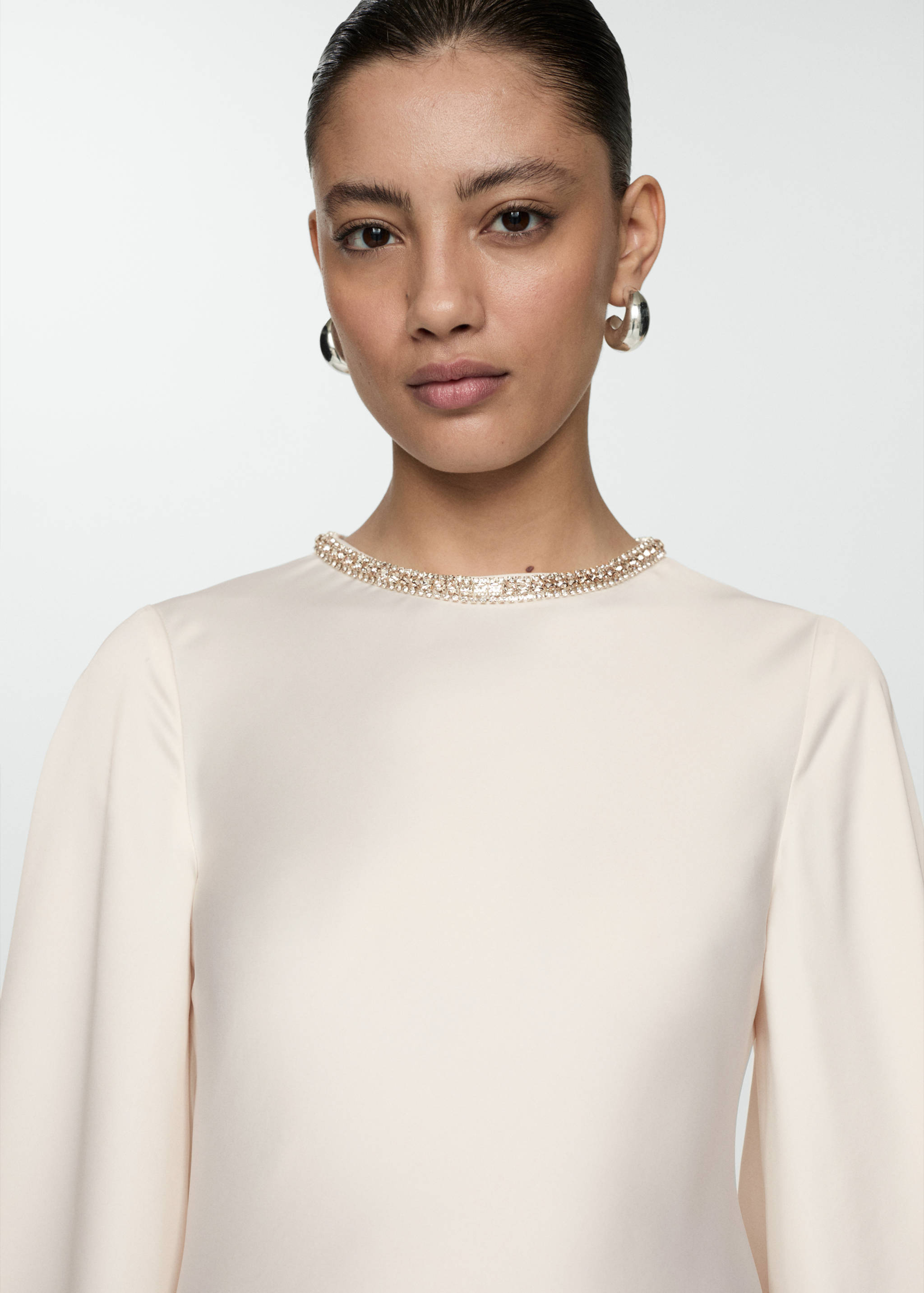 Flared-sleeve satin dress - Details of the article 1