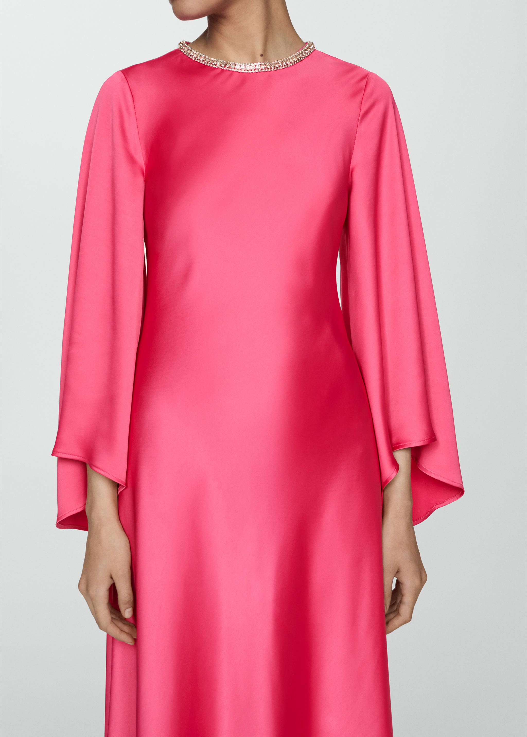 Flared-sleeve satin dress - Medium plane