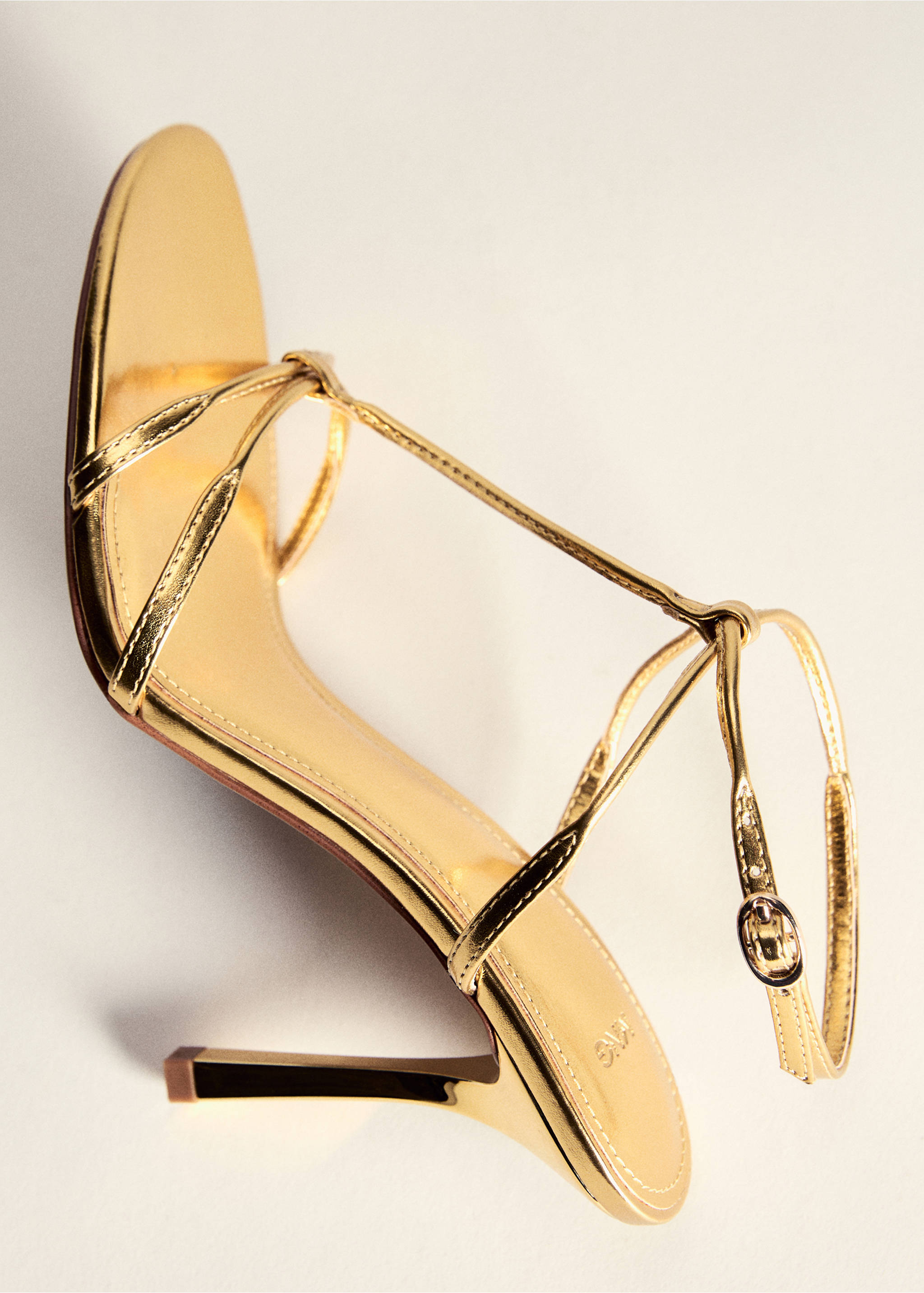 Metallic straps sandals - Details of the article 5, Gold. Ref: 77050296-00.