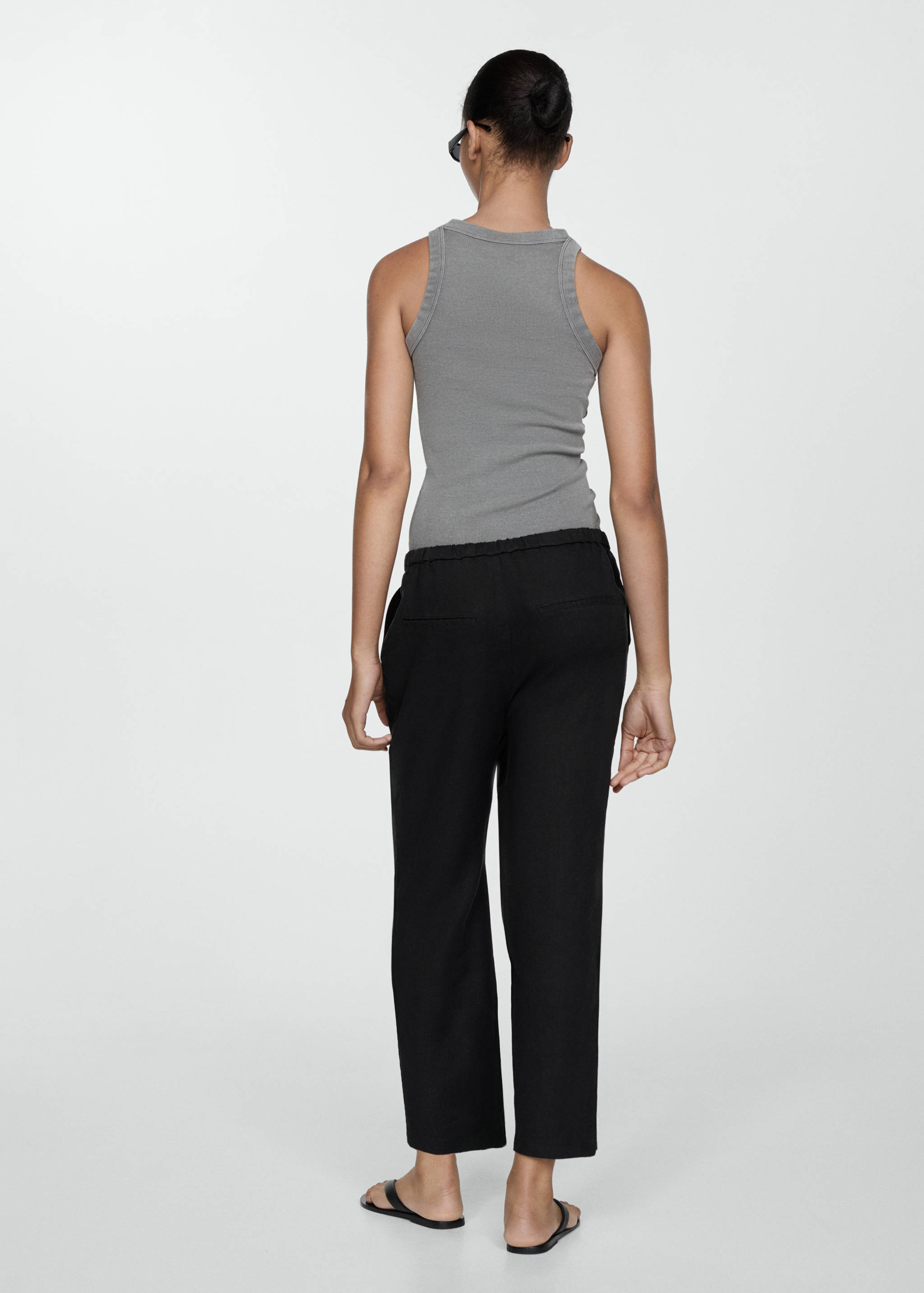 Linen jogger trousers - Reverse of the article