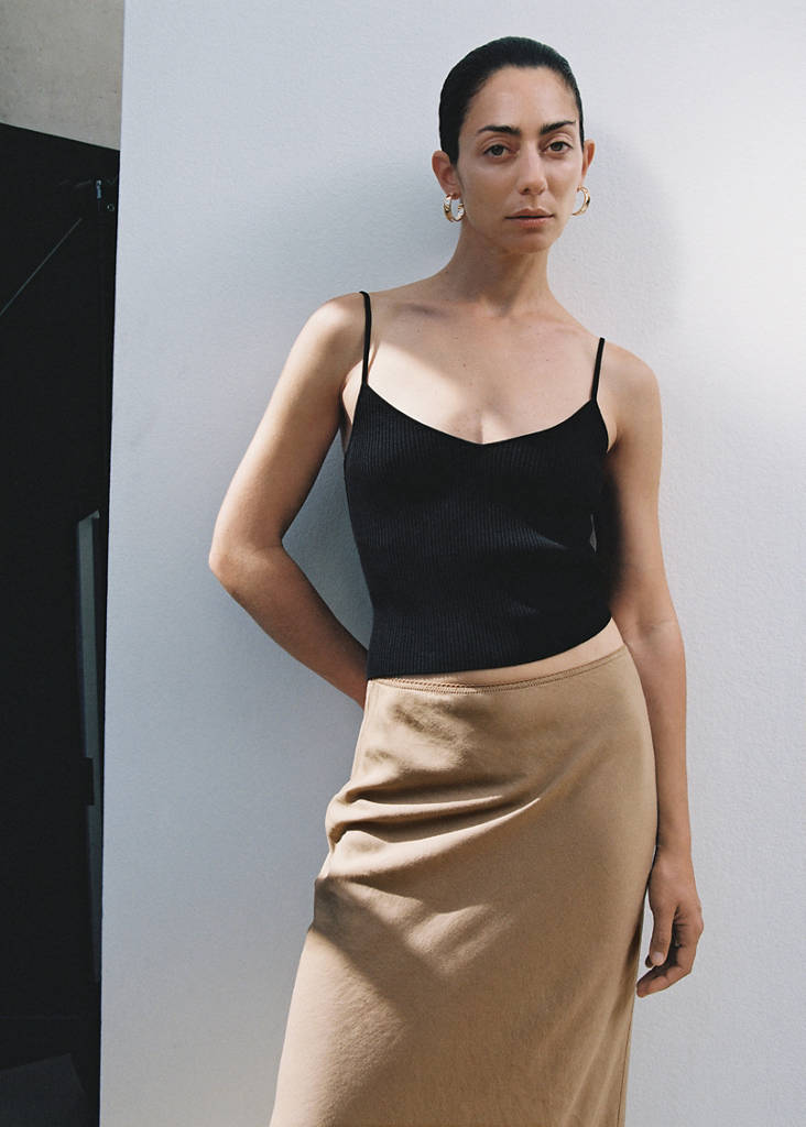Ribbed top with thin straps — Black