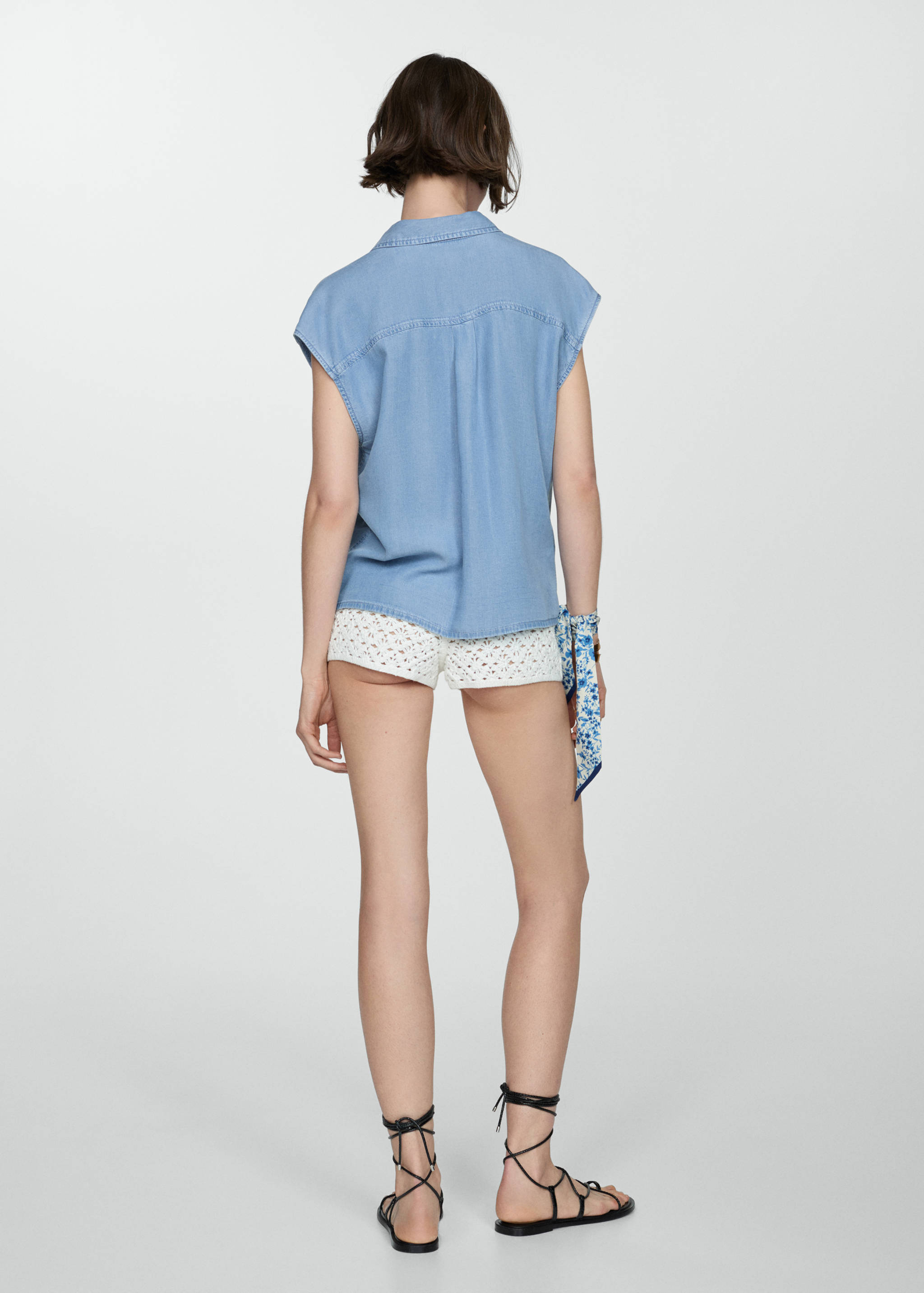 Lyocell sleeveless shirt - Reverse of the article