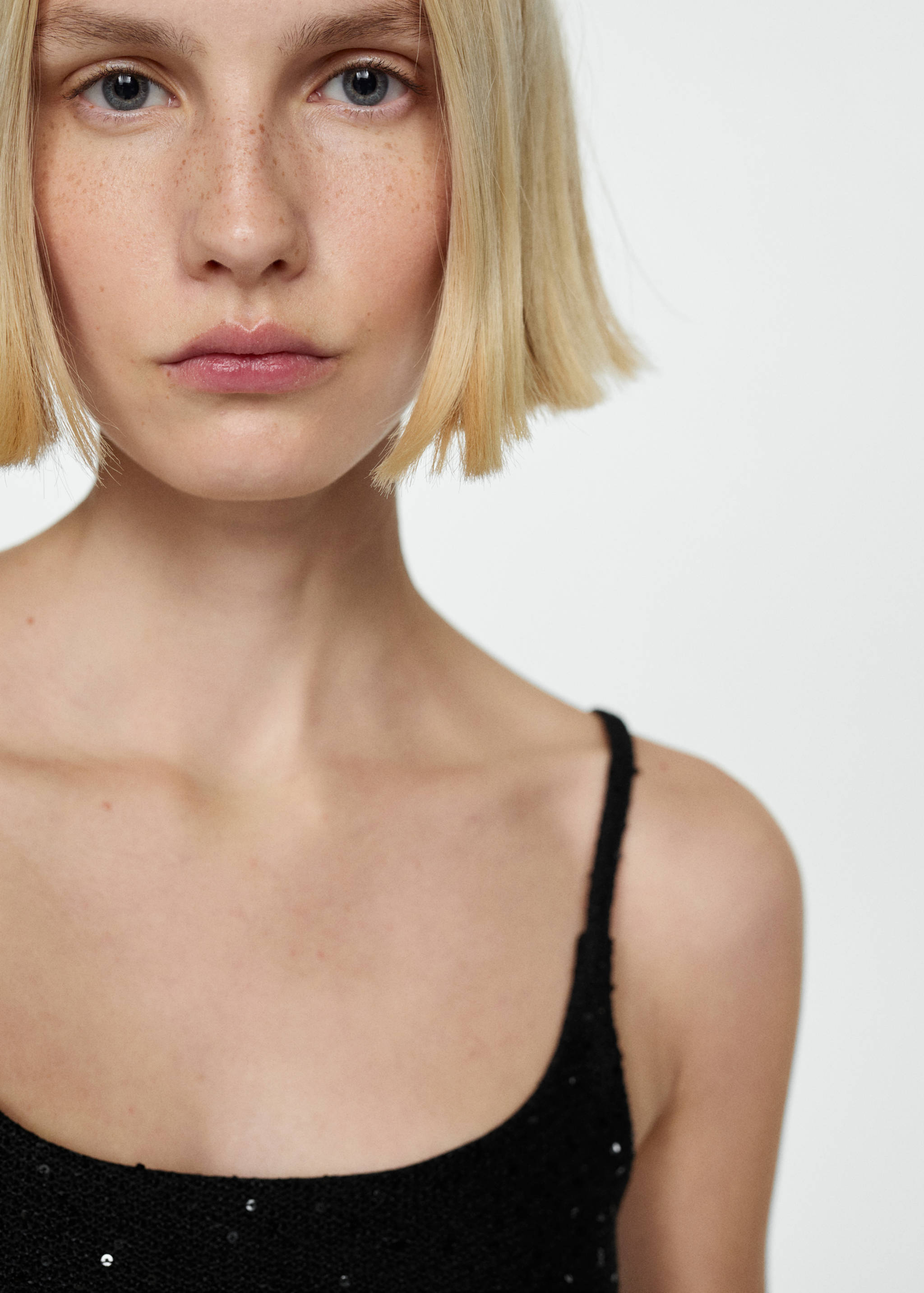 Sequined tank top - Details of the article 1