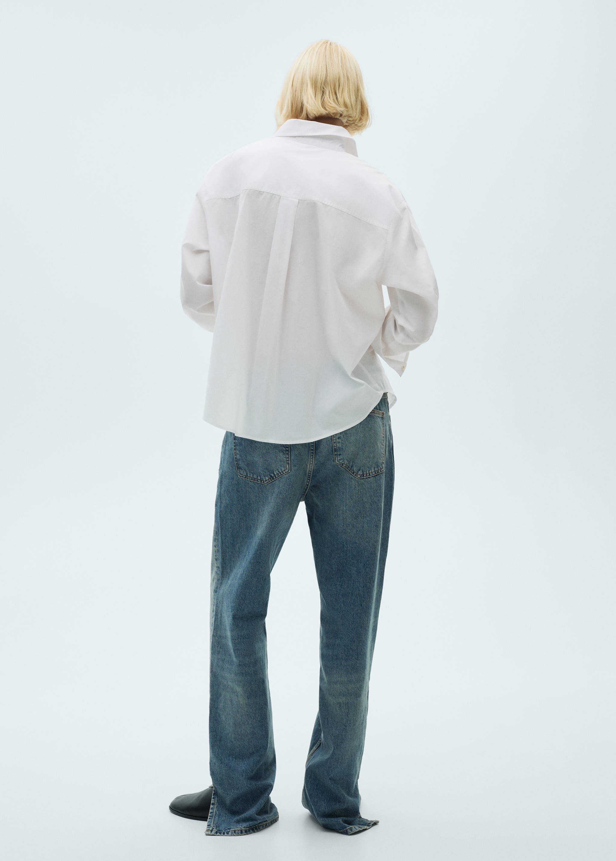 Katoenen blouse met decoratieve knoop - Achterkant van het artikel