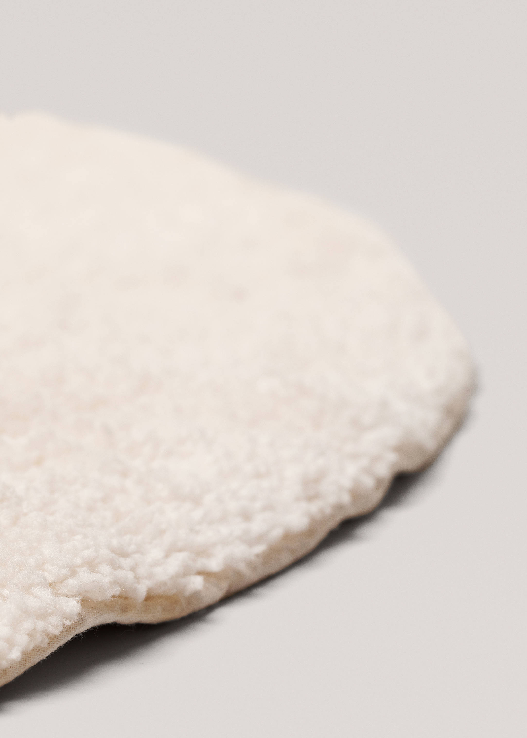 Średni okrągły futrzany dywan - Szczegóły artykułu 3