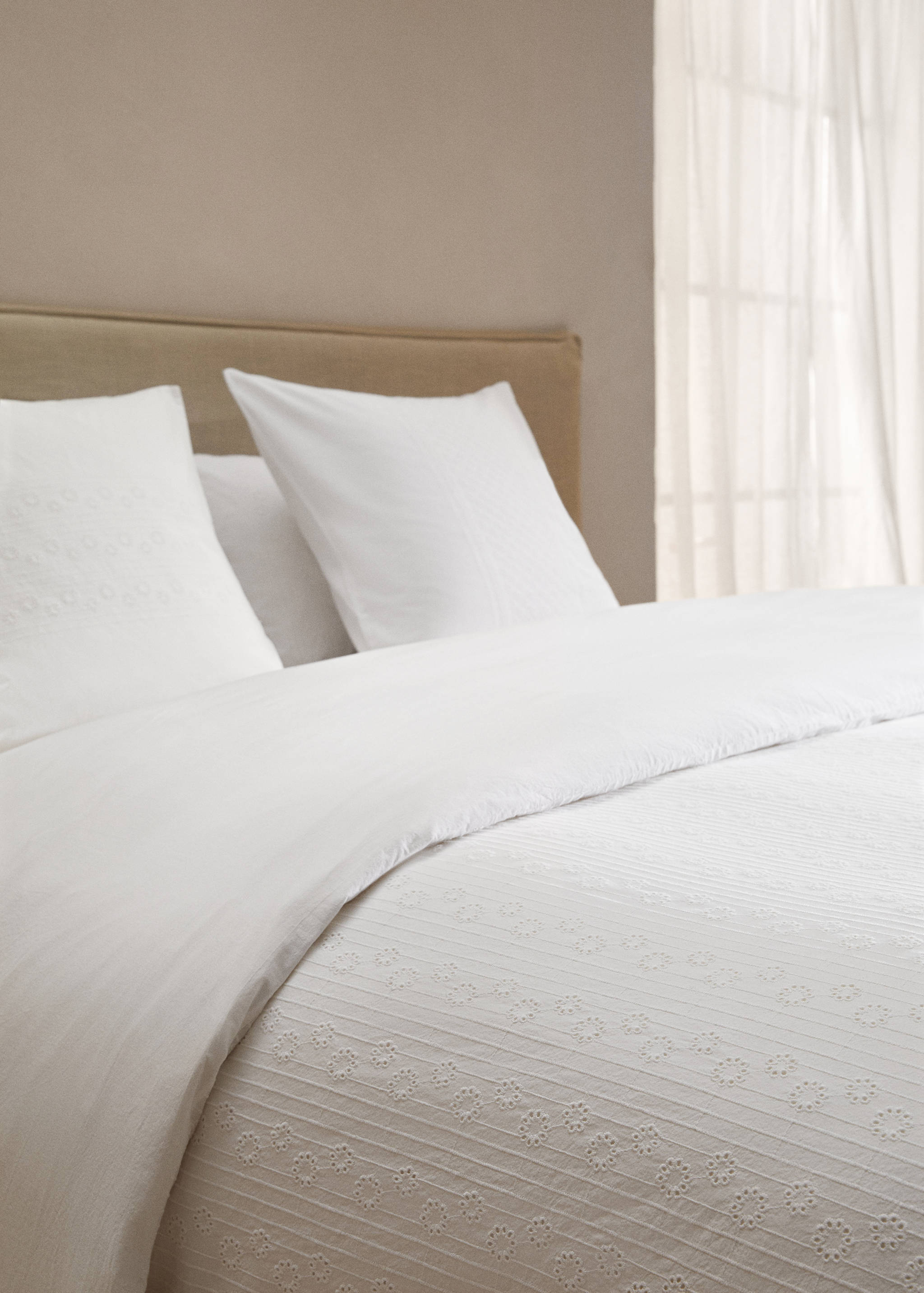 Floral embroidered cotton duvet cover for king bed - Details of the article 8