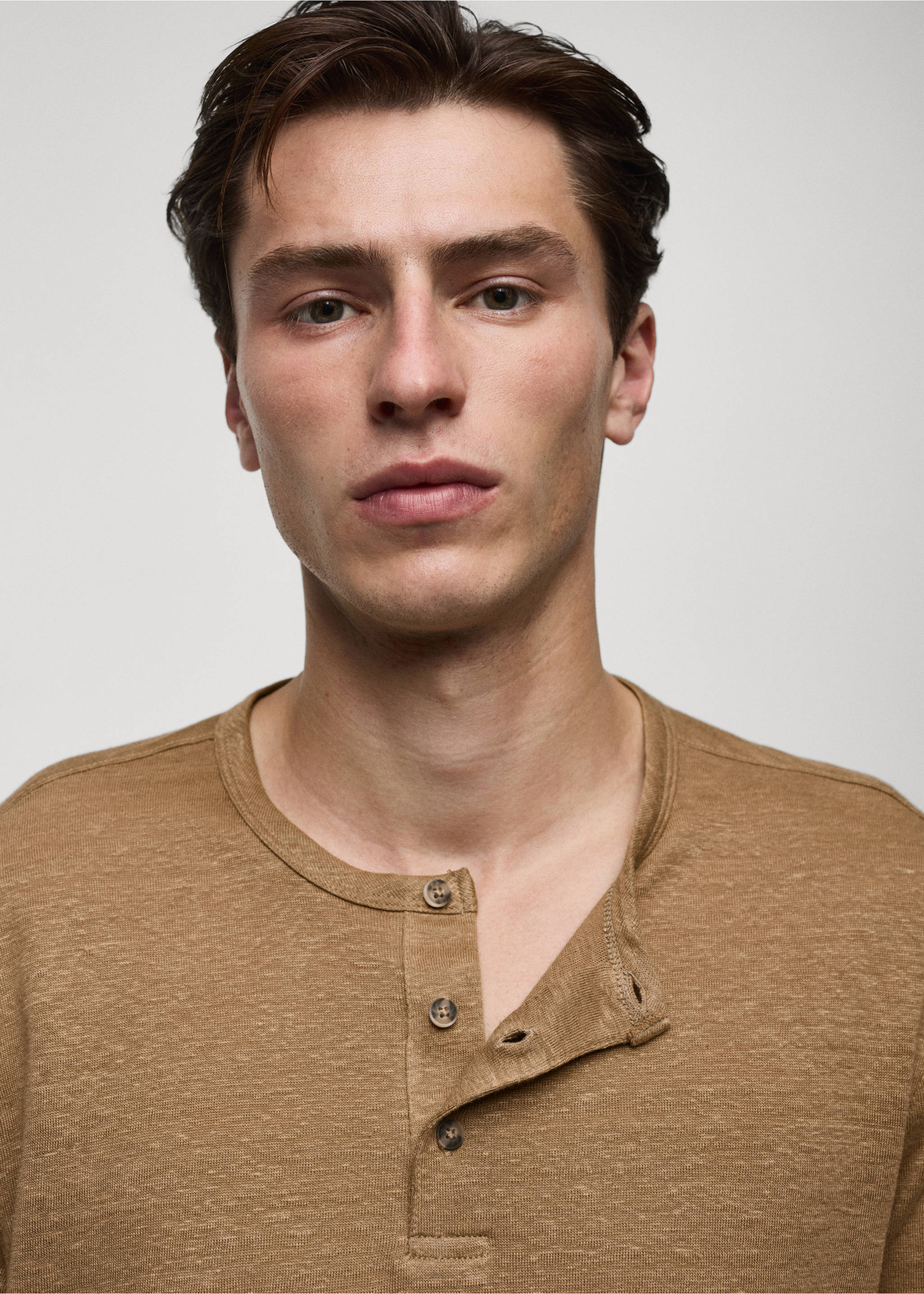 Linen and cotton blend T-shirt - Details of the article 1, Beige. Ref: 77050597-00.