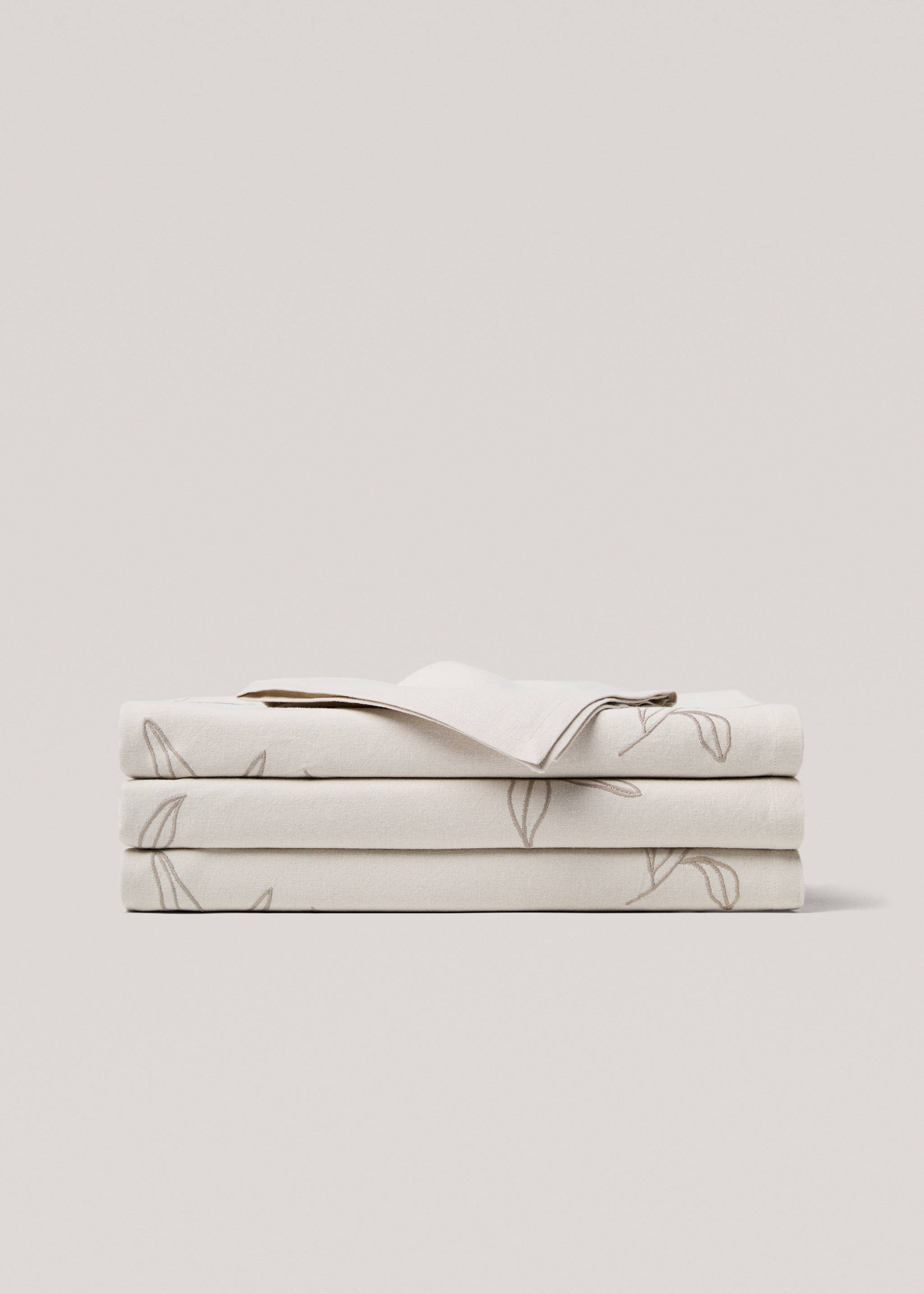 Nappe en coton brodé feuilles pour 6 à 8 convives - Article sans modèle