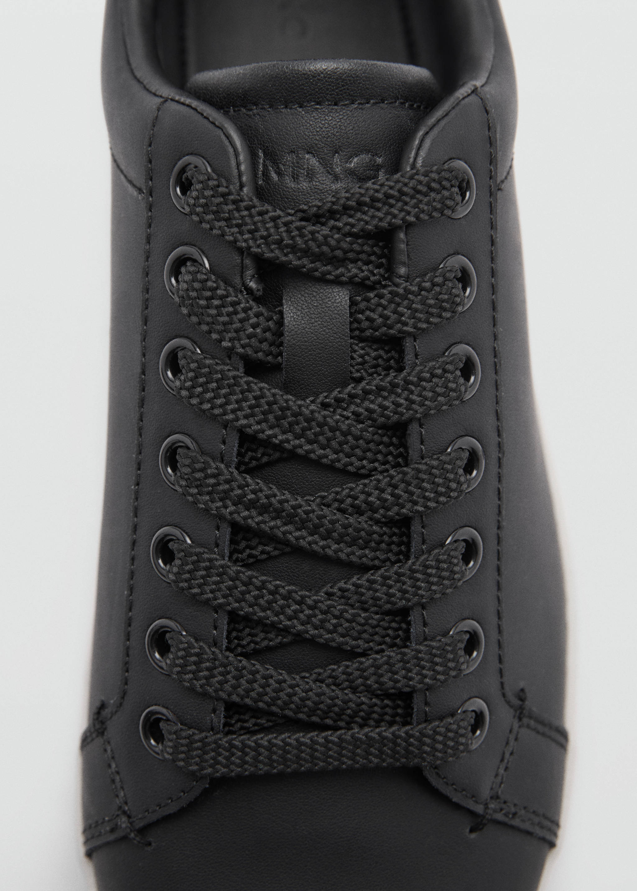 Contrast sole leather sport shoes - Details of the article 2