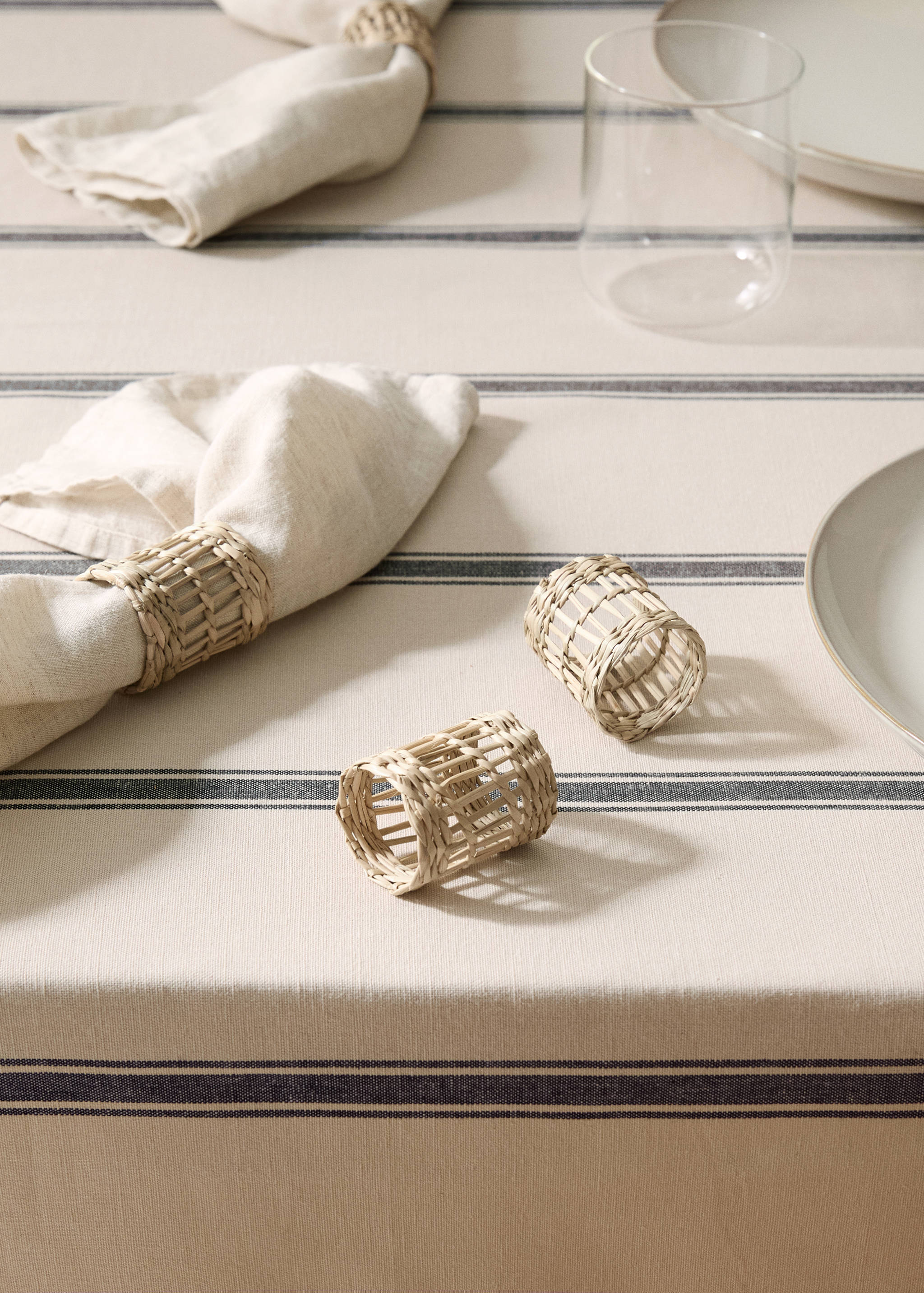 Pack of 4 natural fibre napkin rings 4x5cm - General plane