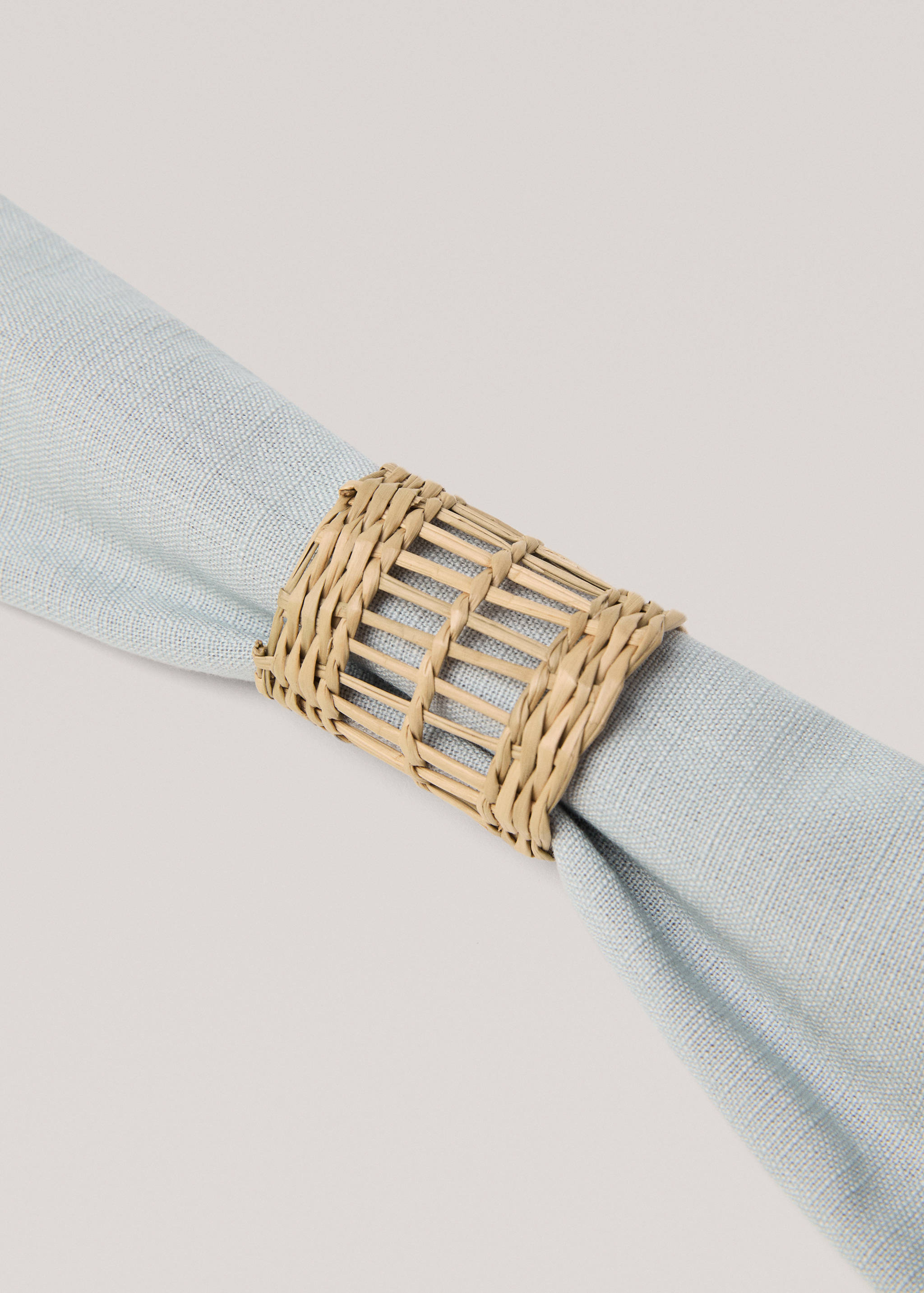 Pack of 4 natural fibre napkin rings 4x5cm - Details of the article 2