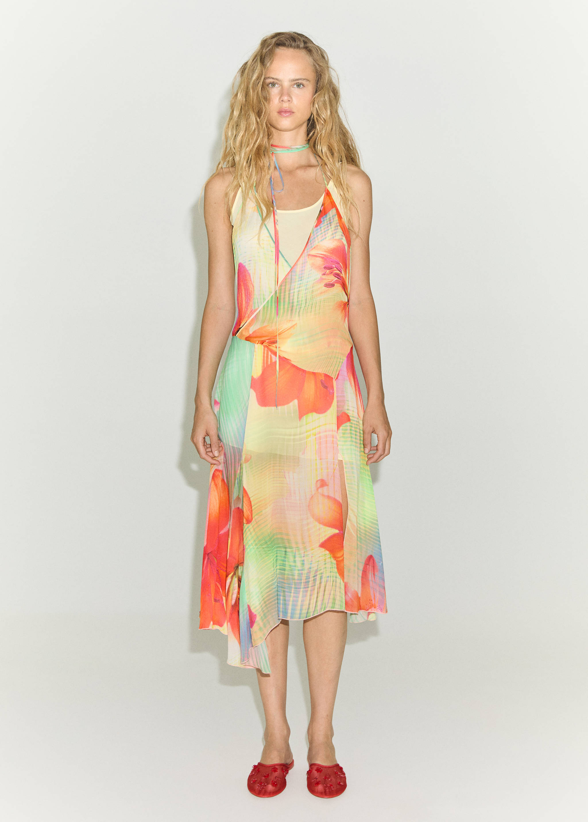 Printed dress with asymmetrical hem - General plane
