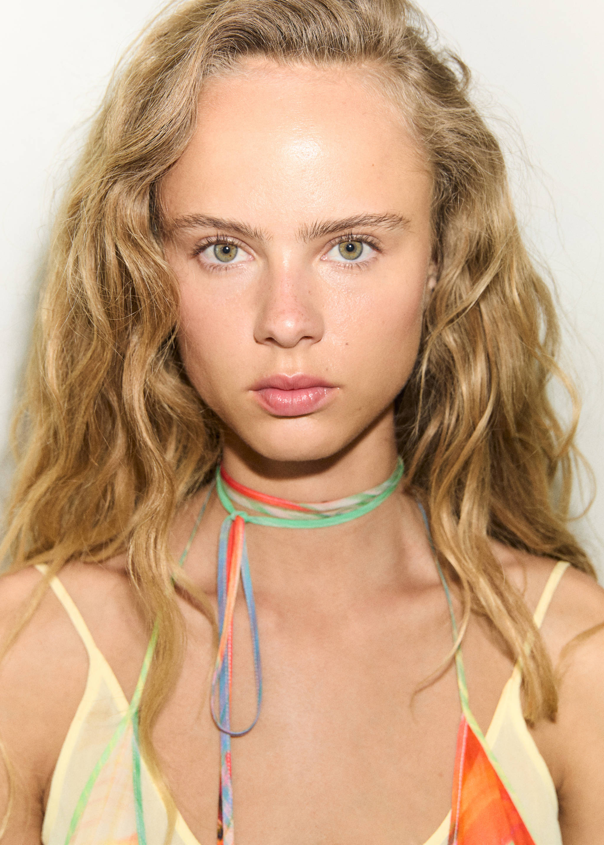 Printed dress with asymmetrical hem - Details of the article 1