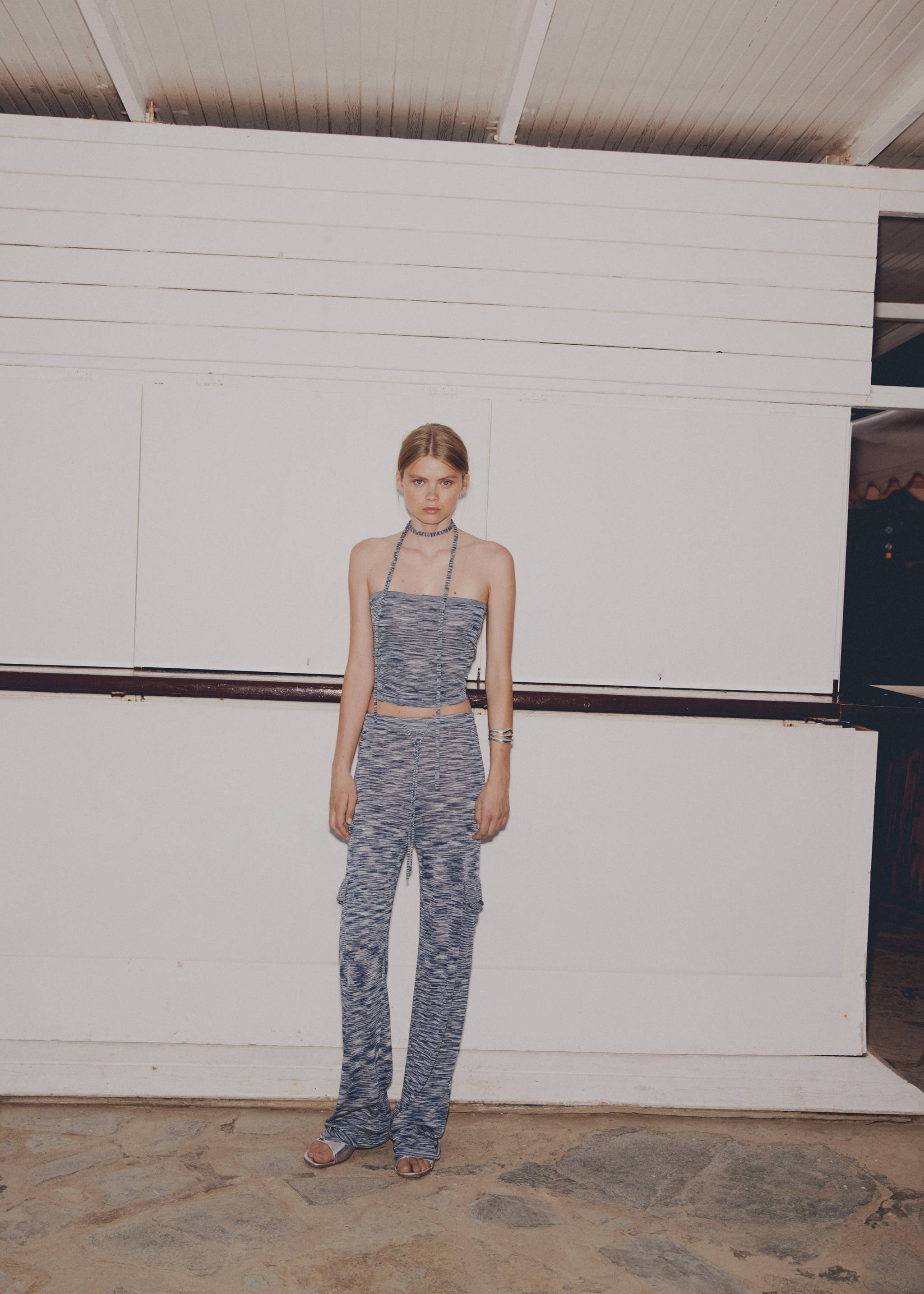 Трикотажные брюки с карманами карго - Деталь изделия 7