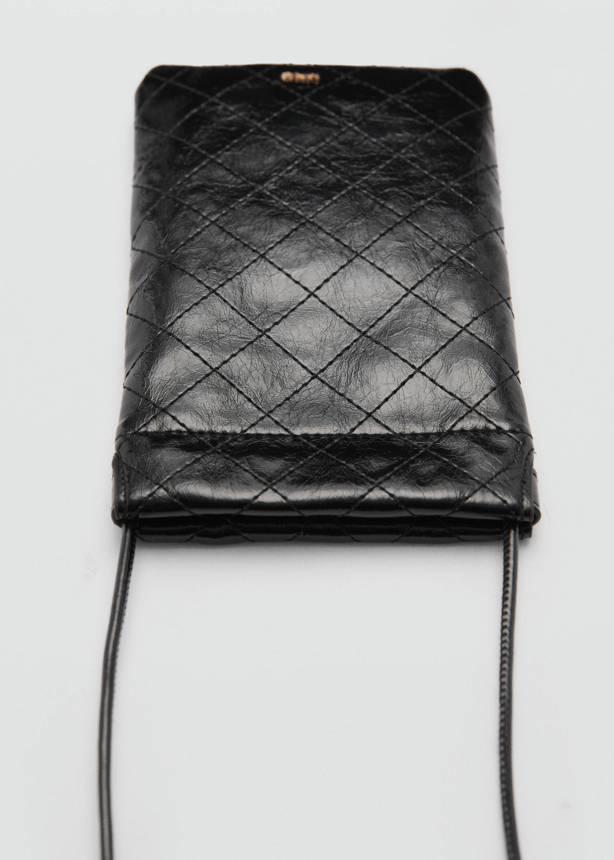 Mobile phone case with decorative stitching - Details of the article 1
