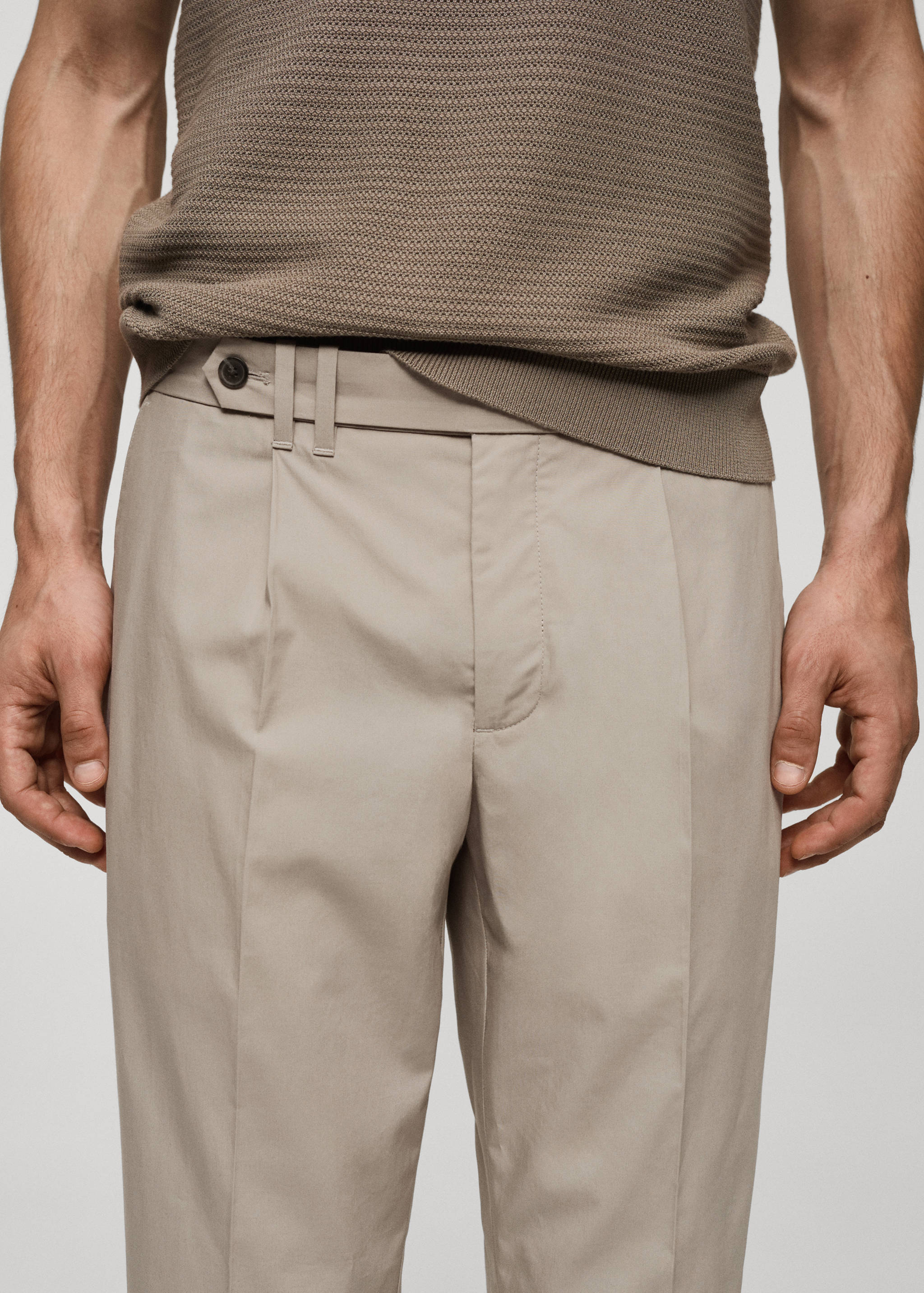 Slim-fit lyocell pleated trousers - Details of the article 1