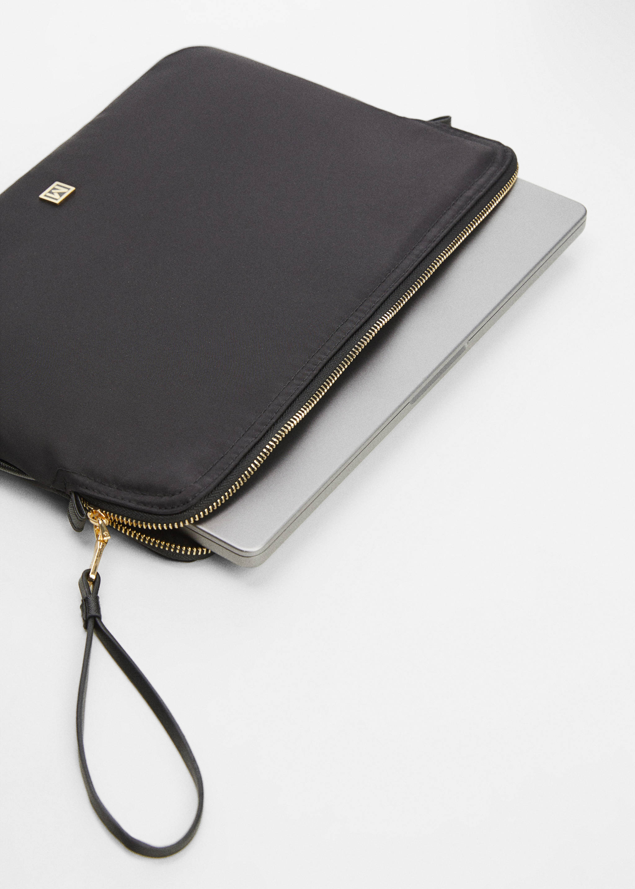 Logo laptop case - Details of the article 3