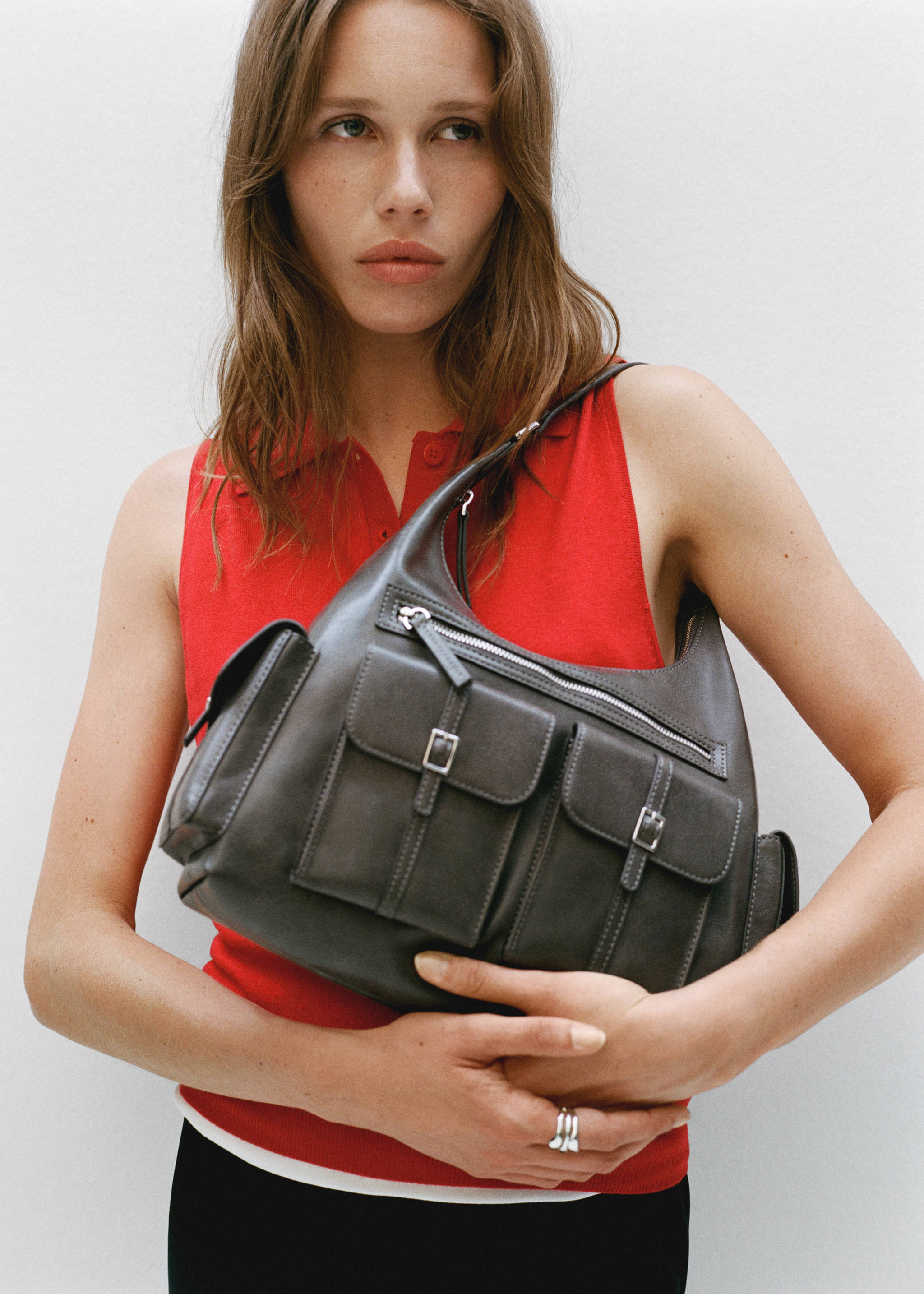 Shoulder bag with cargo pockets - General plane